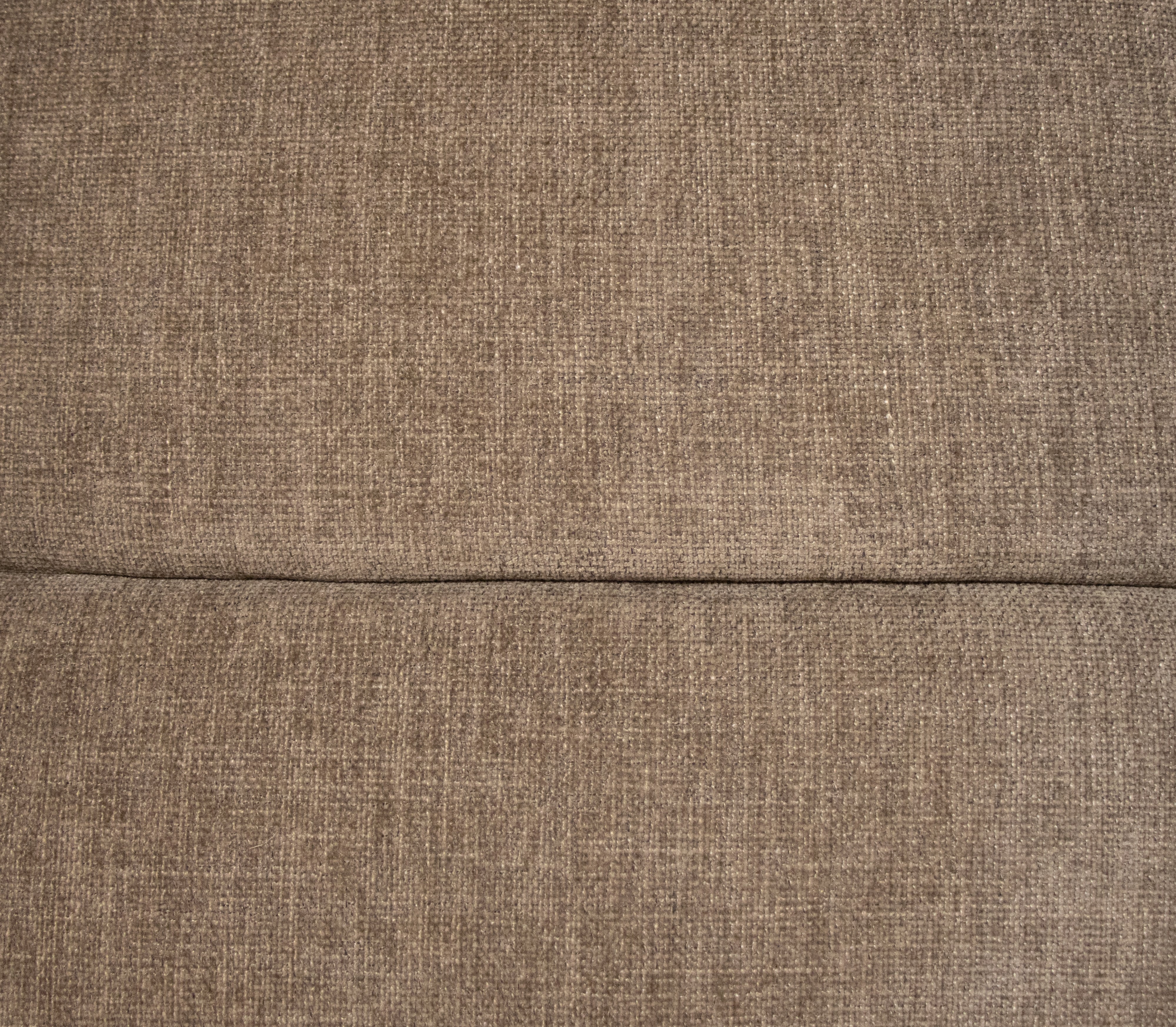 Contemporary Power Wallhugger