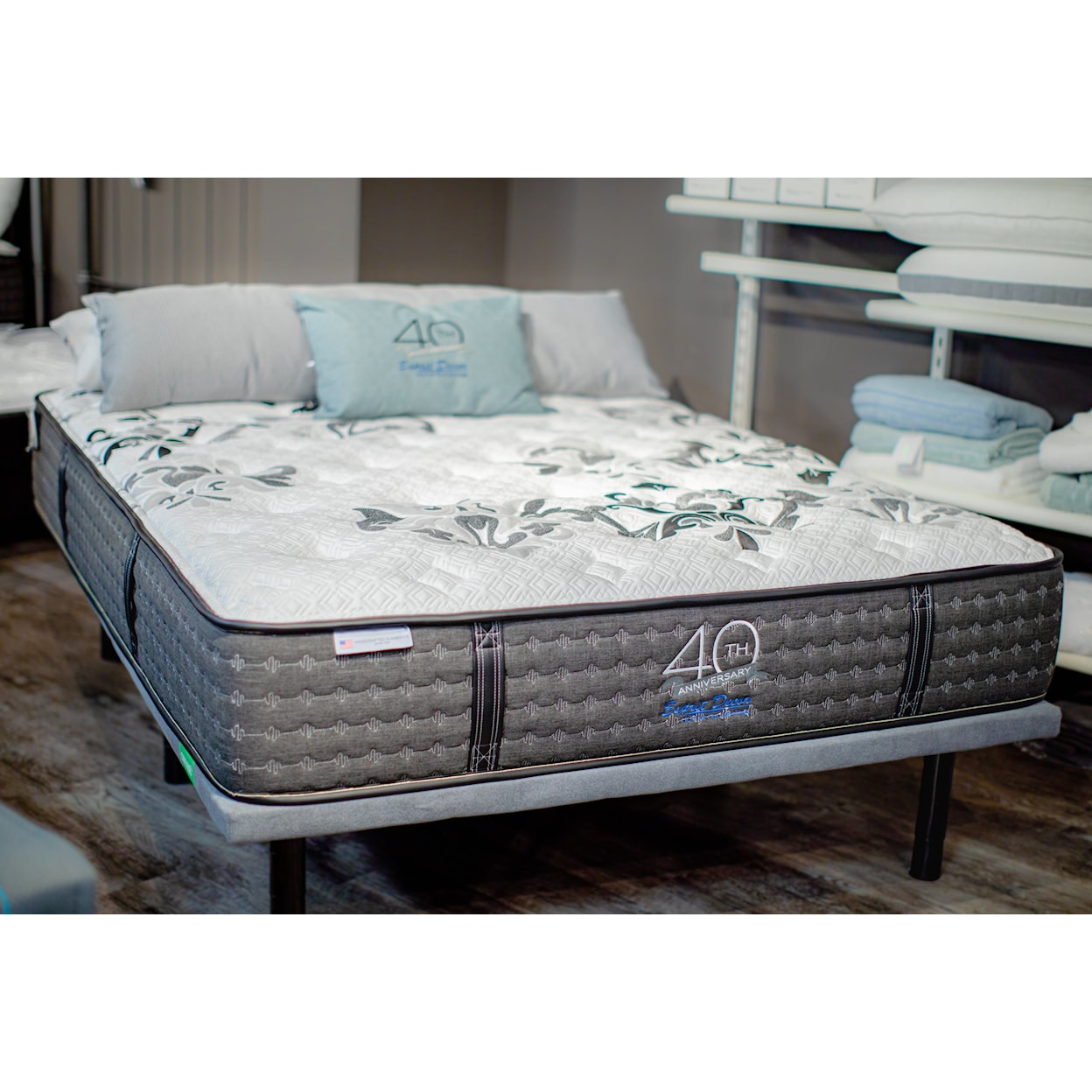 Paramount Sleep 40th Anniversary Collection Queen HD SD Classic Lux Firm Mattress