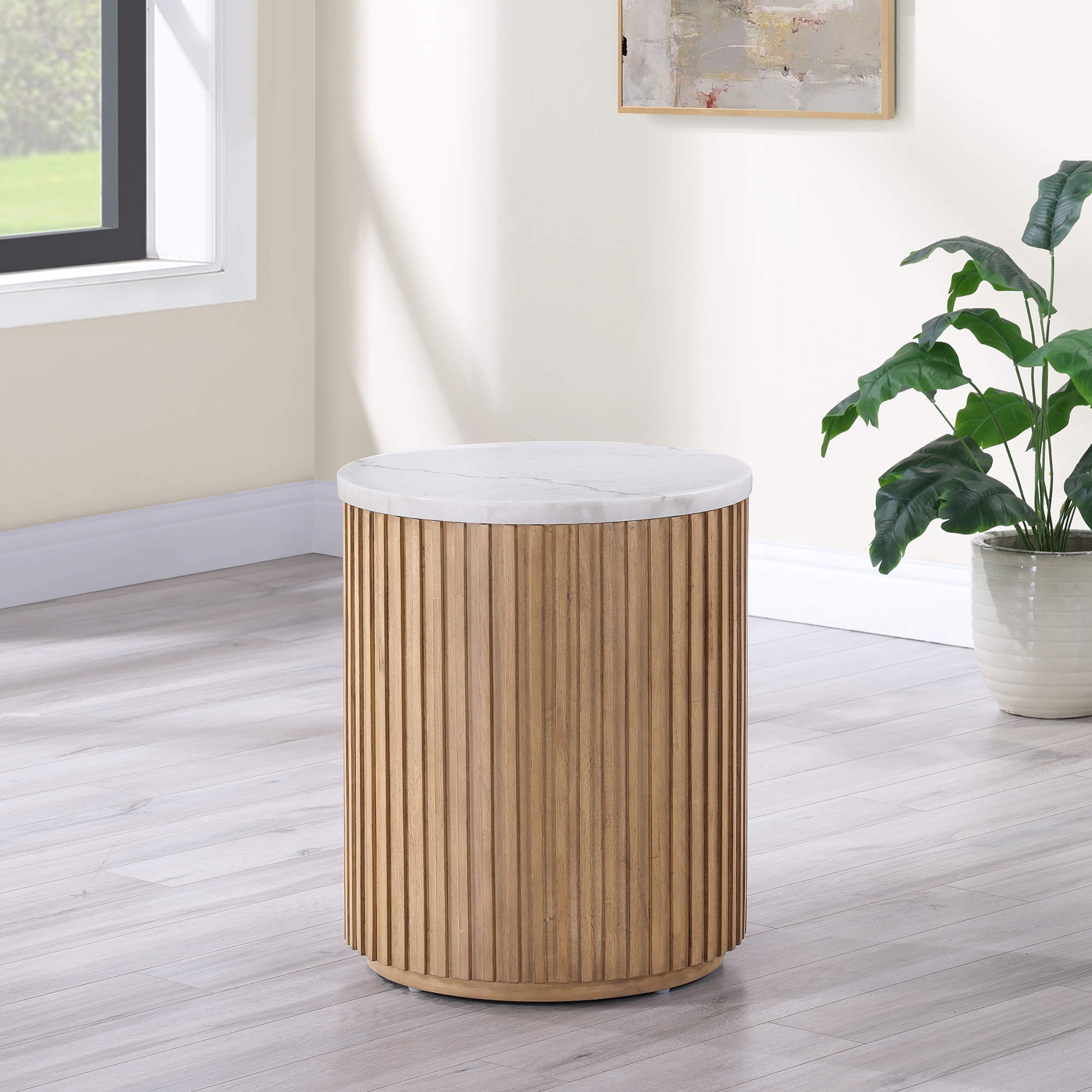 18" Round End Table w/Marble Top