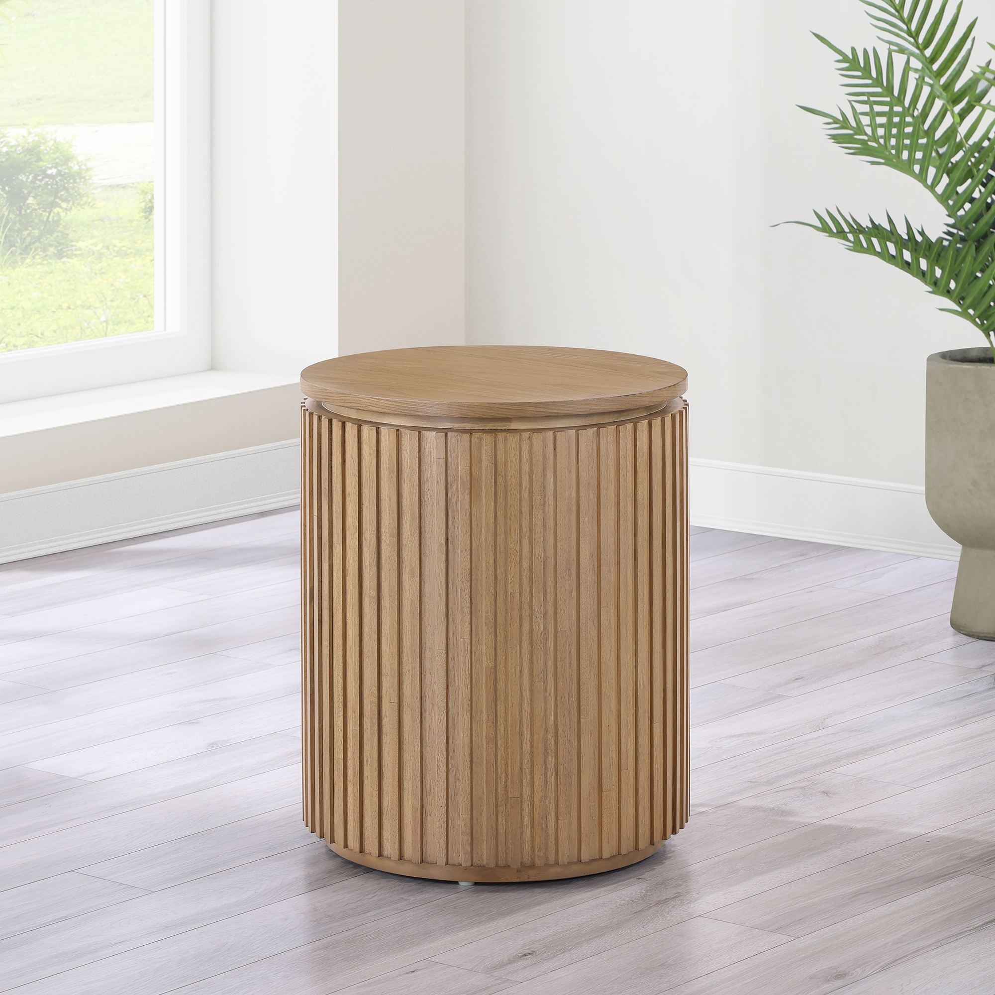 Steve Silver Colvin Round End Table