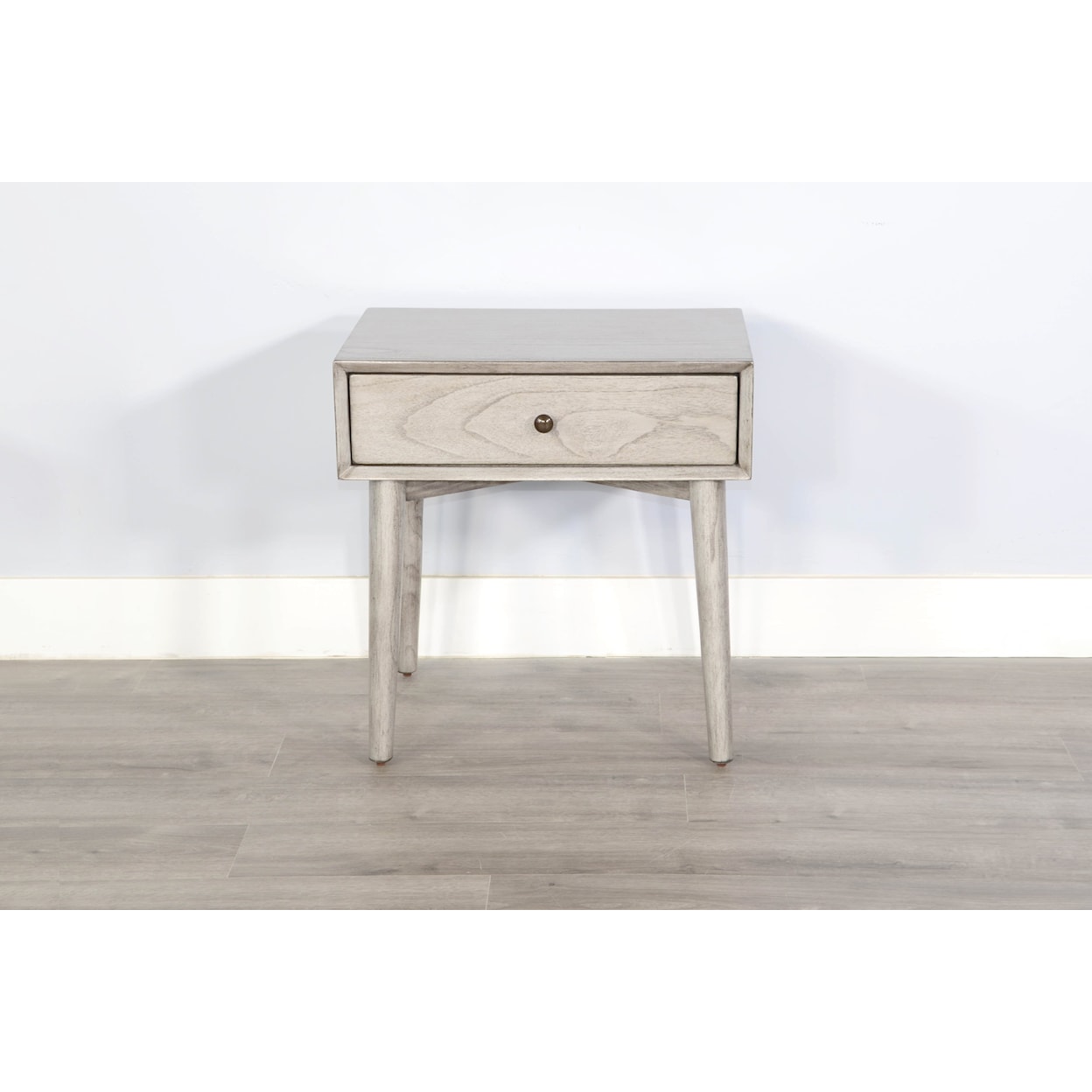 Sunny Designs American Modern Night Stand