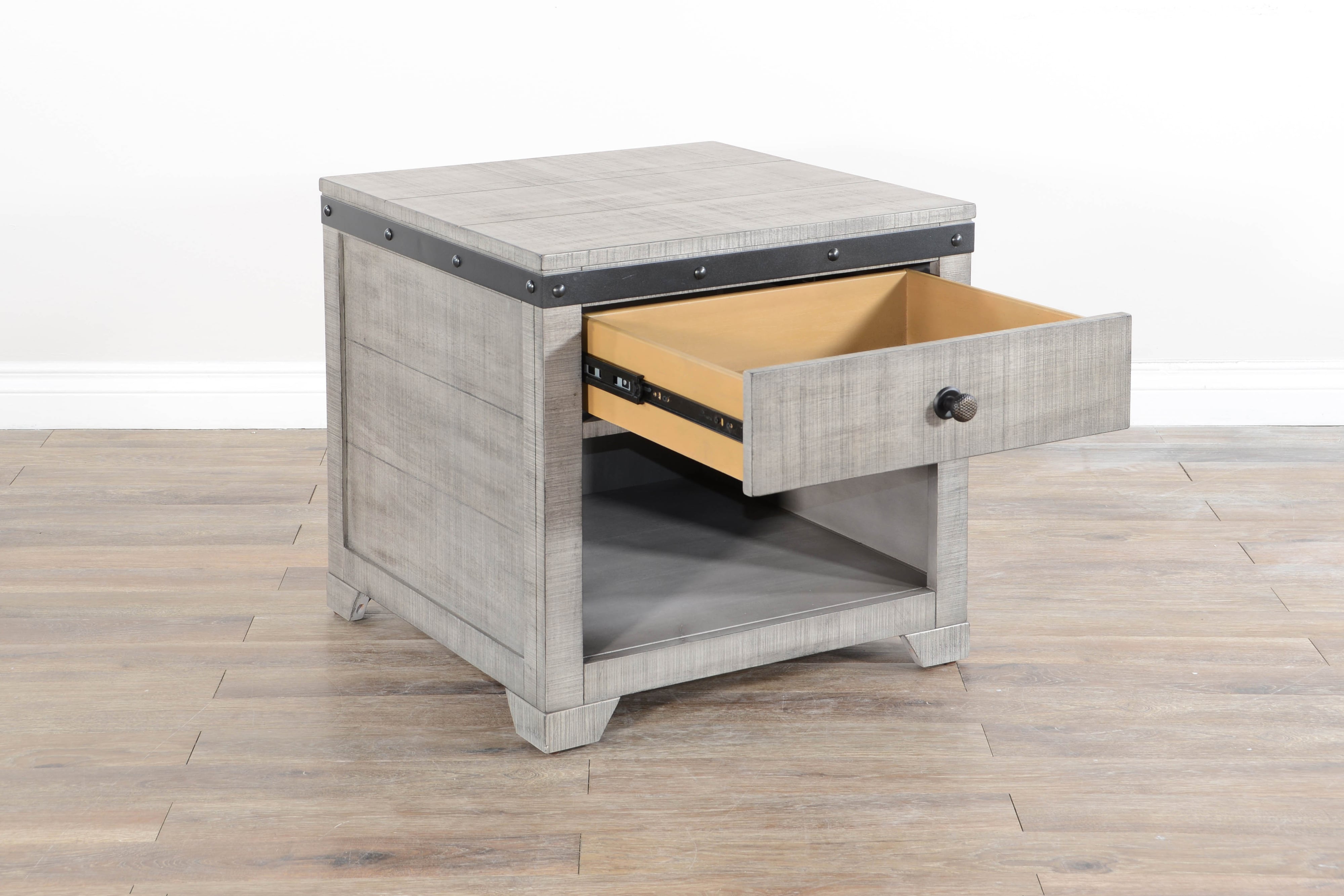 Sunny Designs Alpine End Table