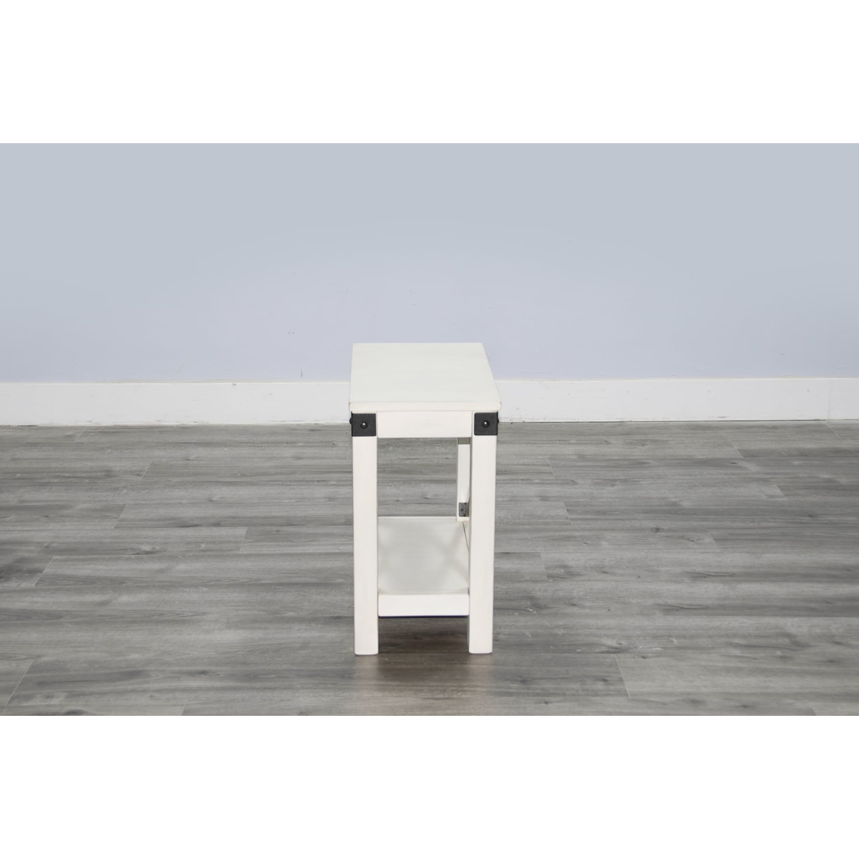 Sunny Designs Bayside Chairside Table