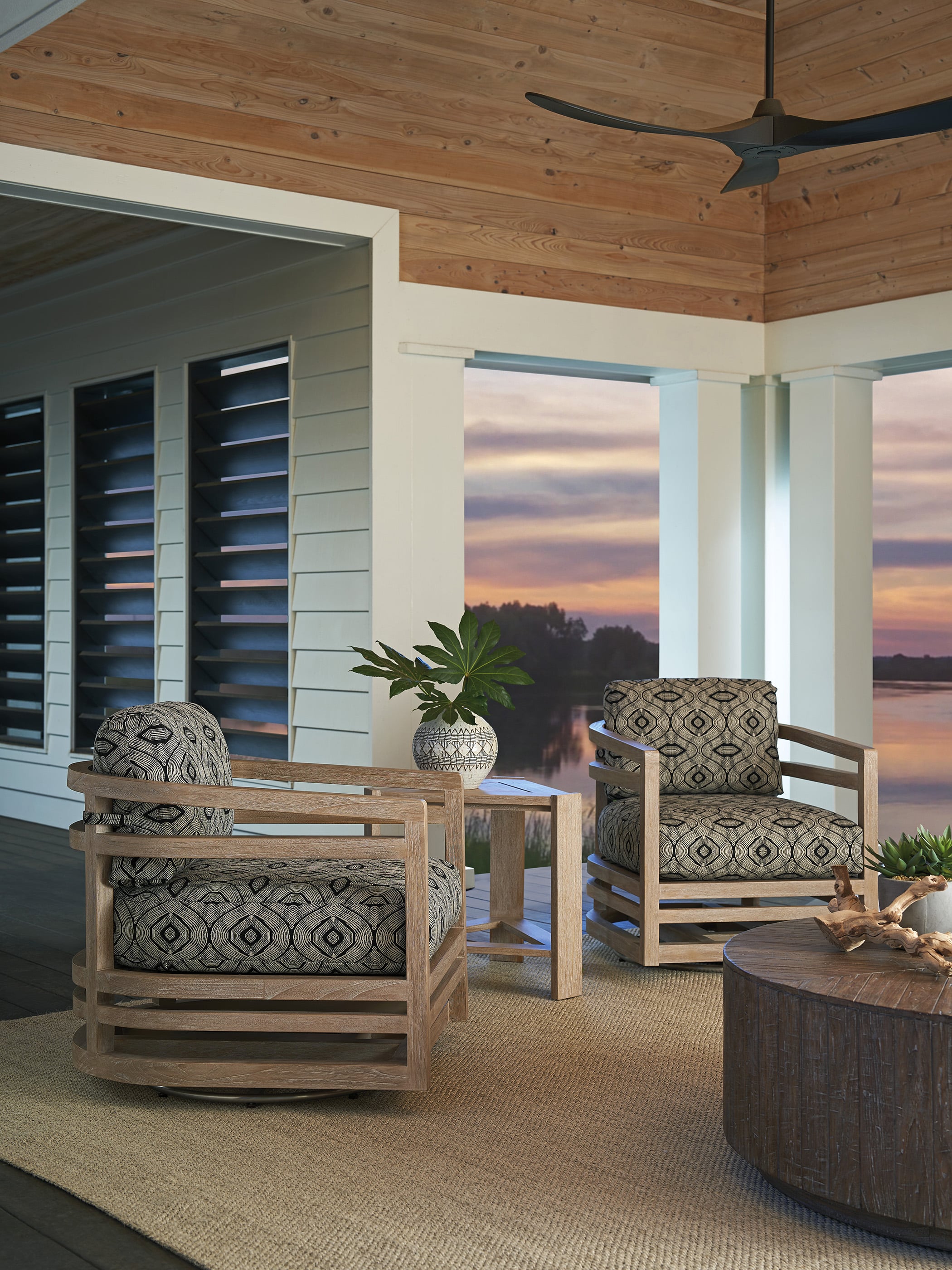 Tommy Bahama Outdoor Living Stillwater Cove Triangular End Table