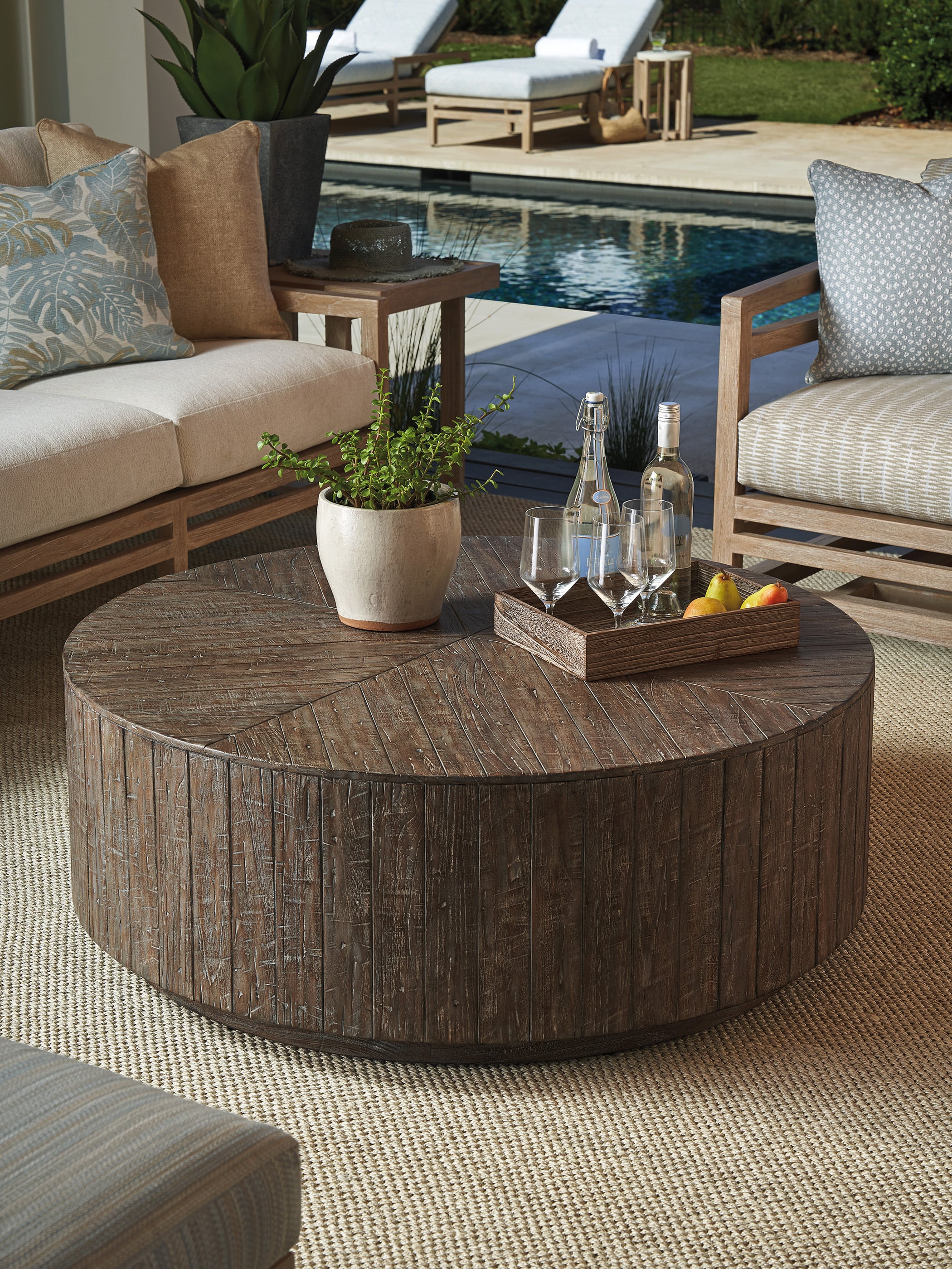 Round Cocktail Table