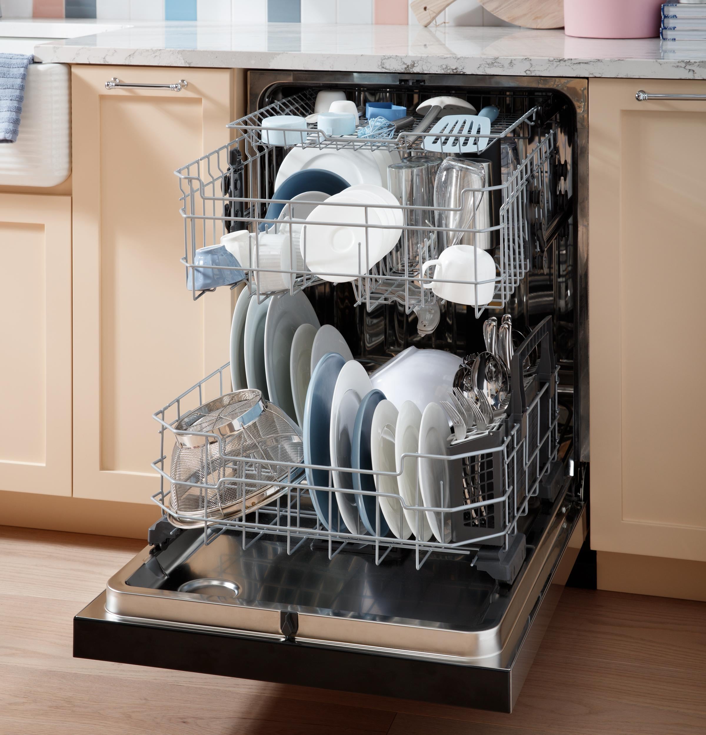 GE Appliances Dishwashers Built In Dishwasher