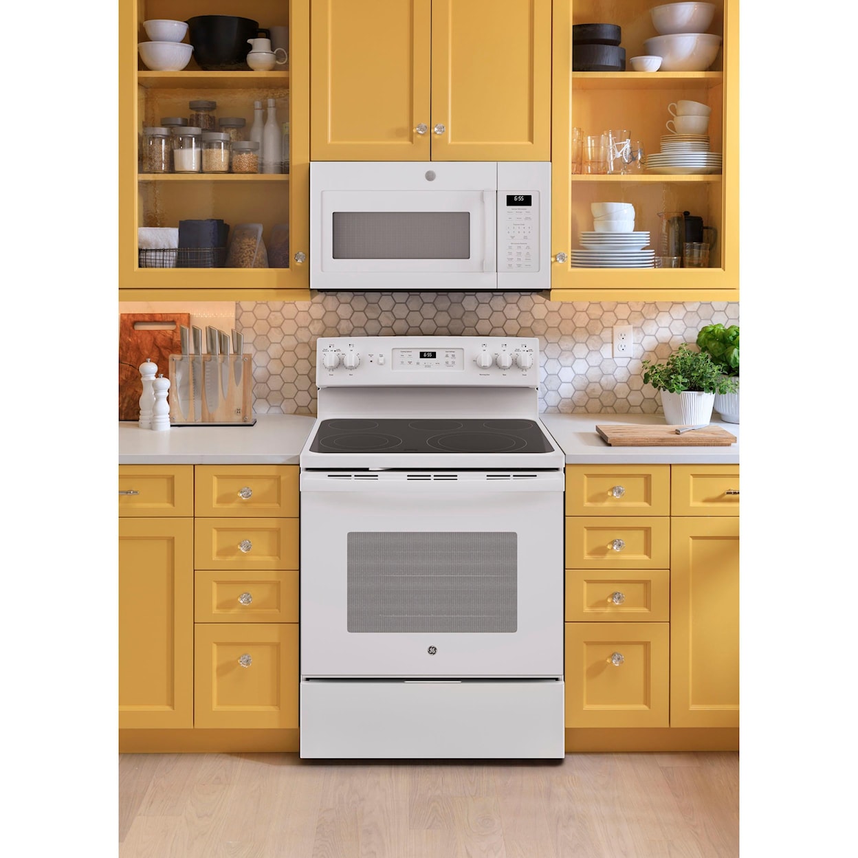 GE Appliances Electric Ranges Freestanding Smoothtop Electric Range