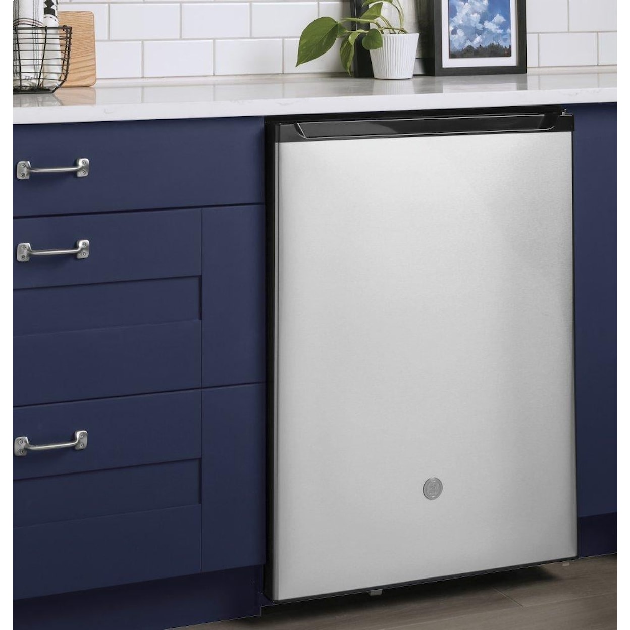 GE Appliances Refrigerators Refrigerator