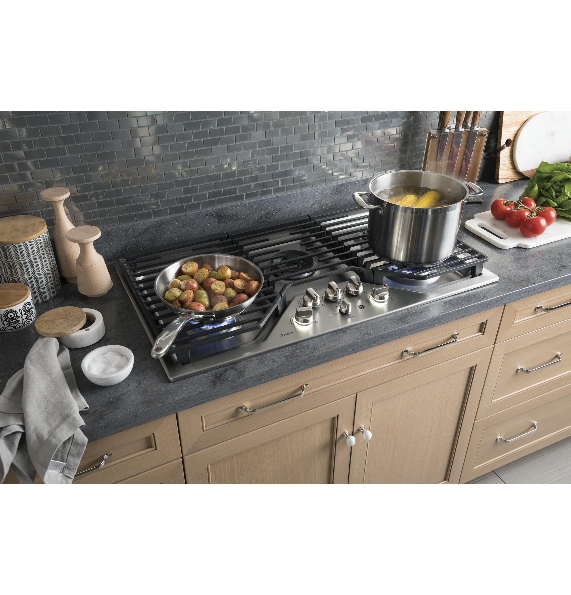 Edge-to-Edge Gas Cooktop