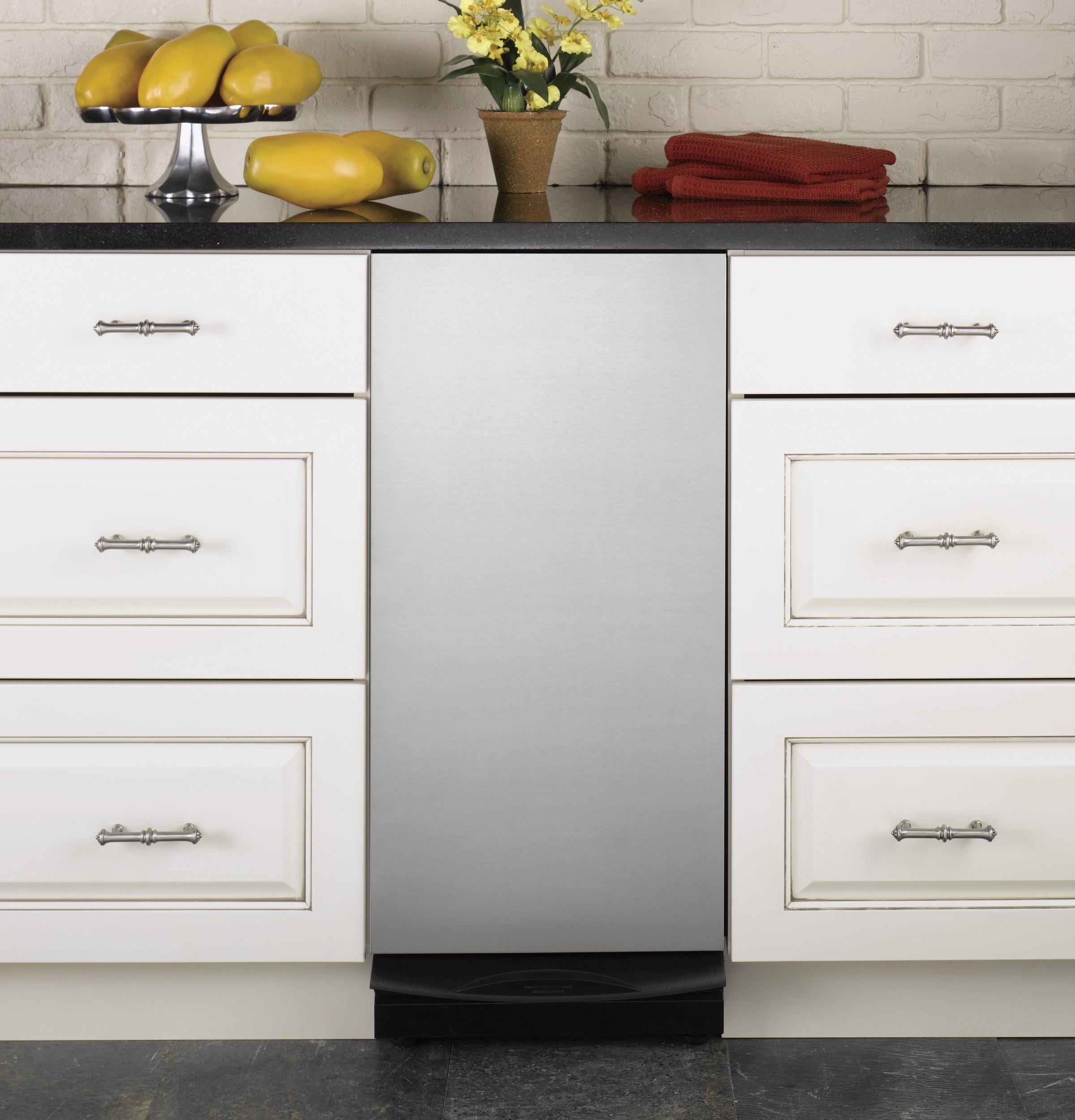 GE Appliances Trash Compactor