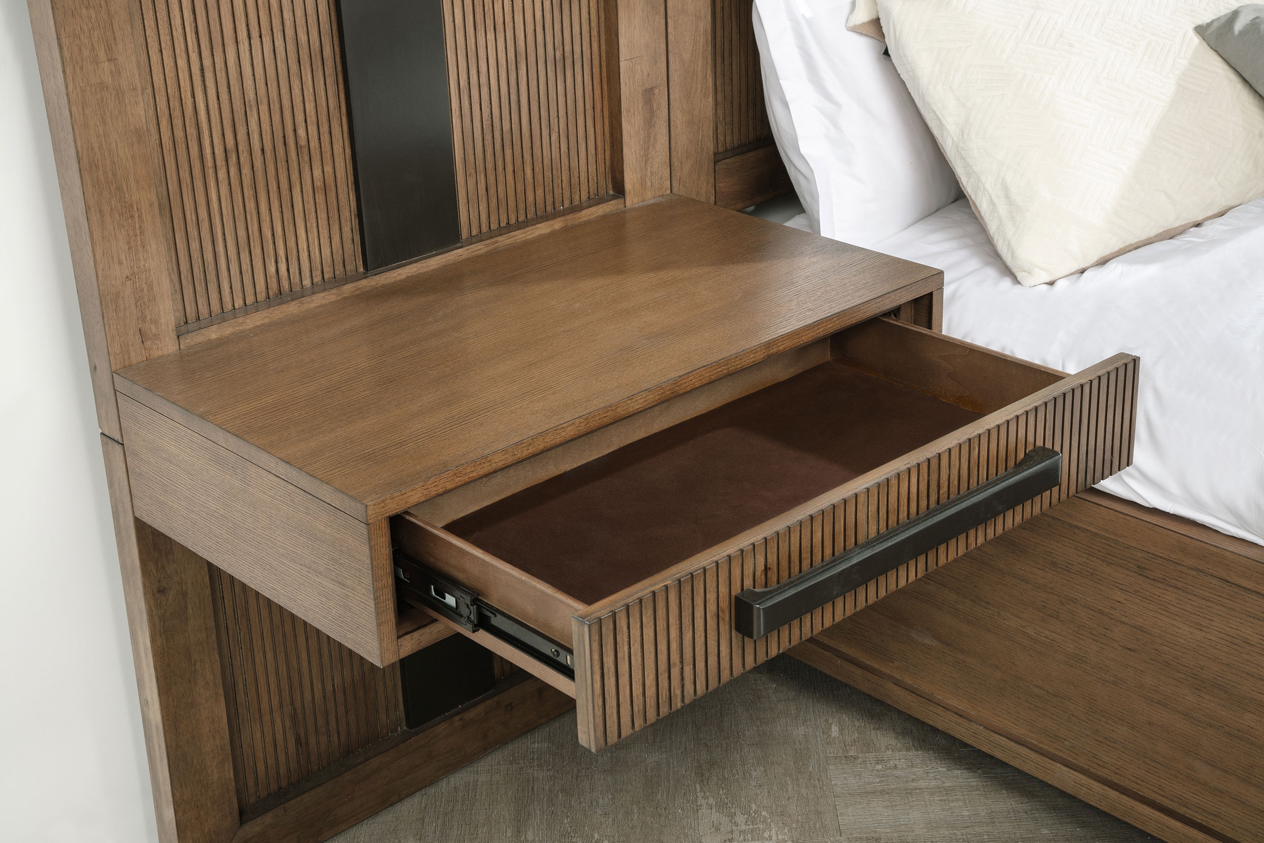 Coaster Terrace Terrace Cal King Wall Panel Storage Bed Ash