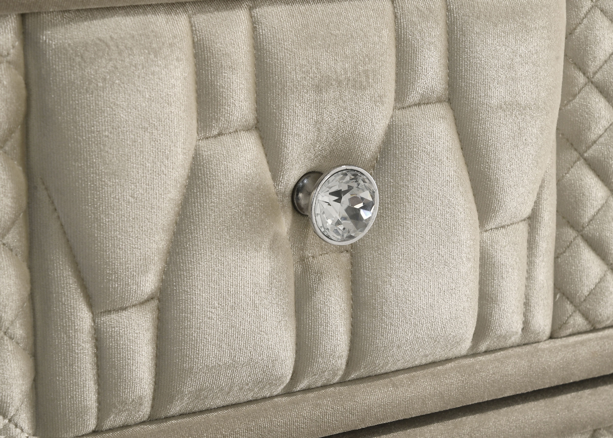 Coaster Lorient Lorient 8-drawer LED Bedroom Dresser