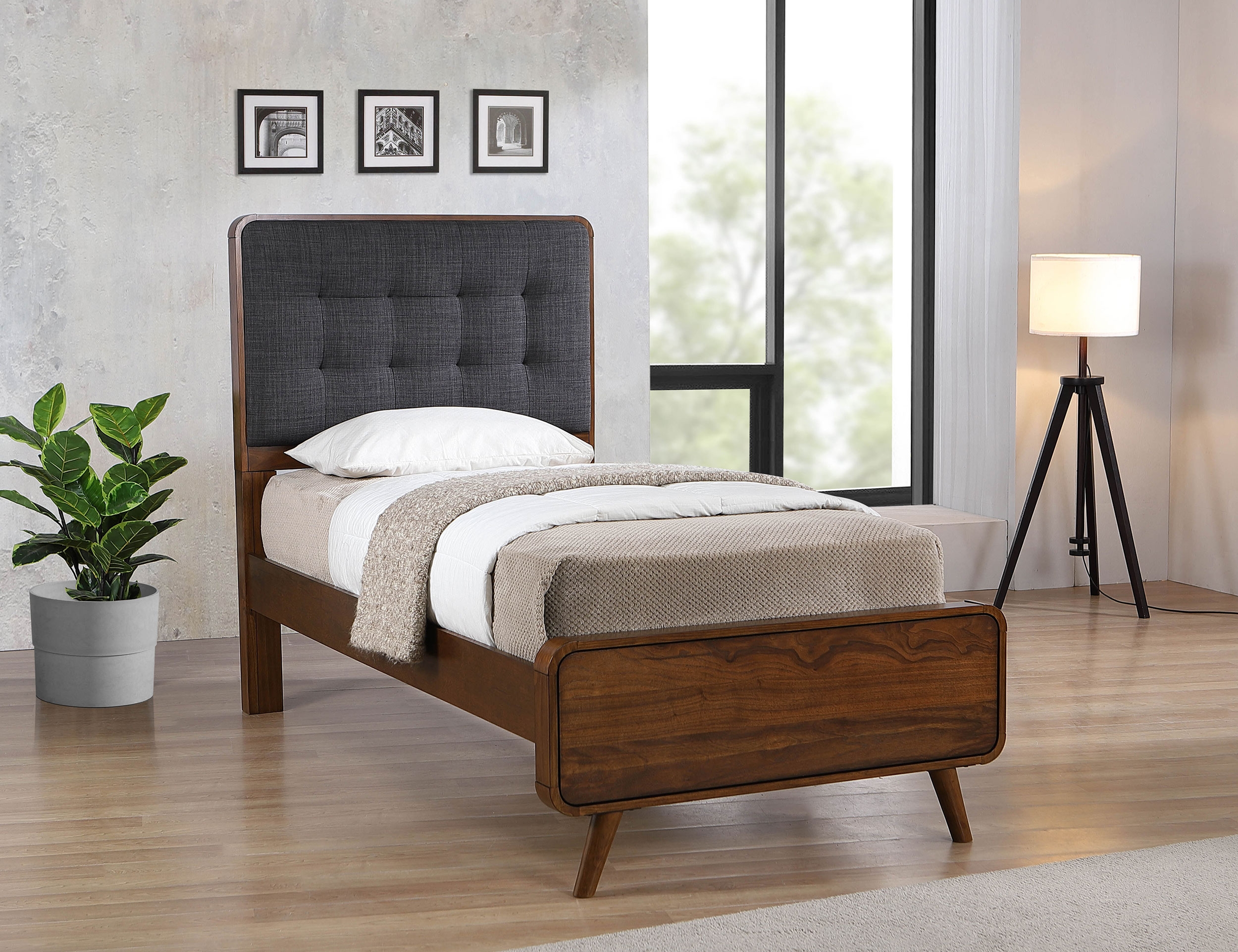 Coaster Robyn Robyn Platform Bed