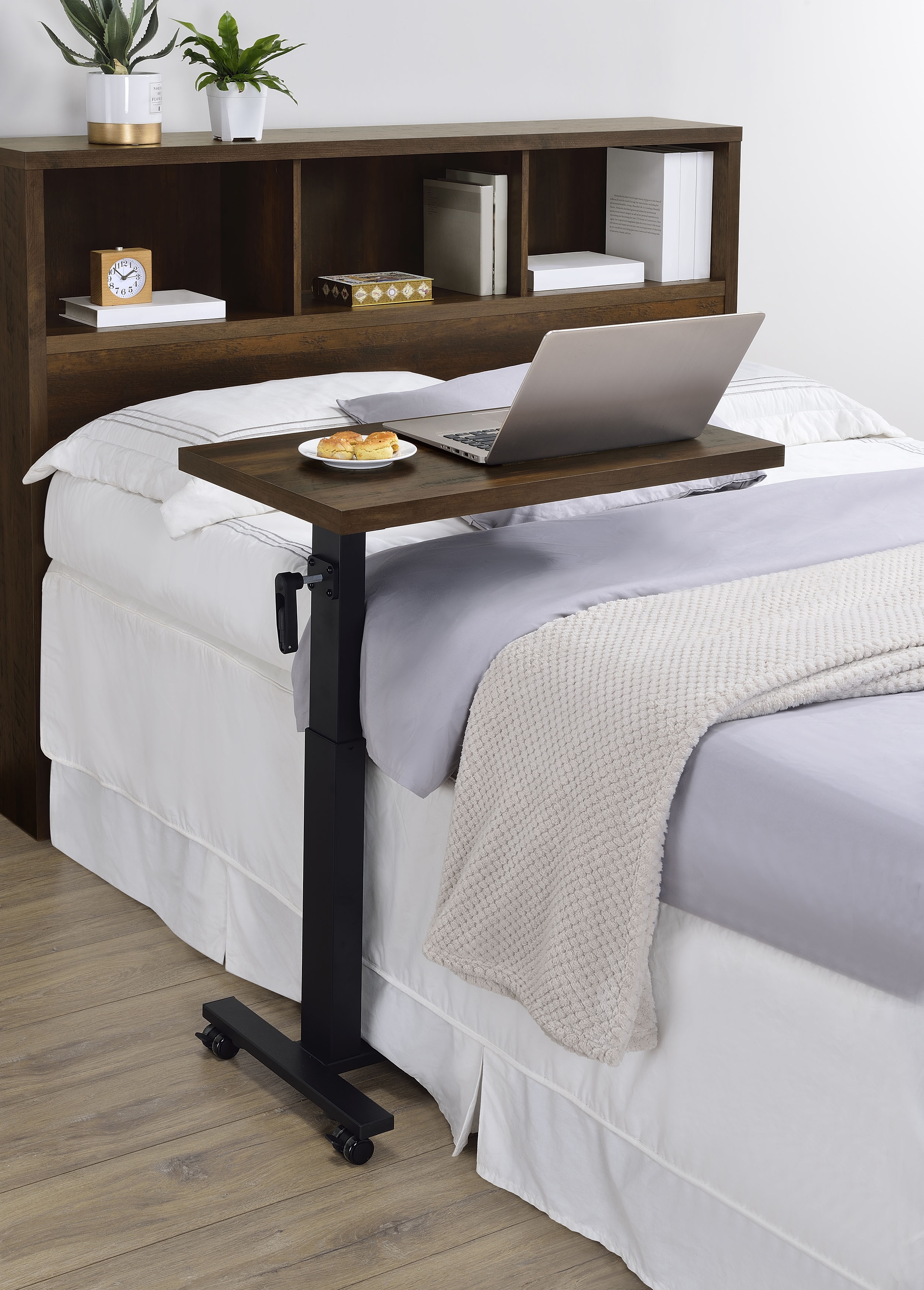Westpark Mobile Bedroom C-Table