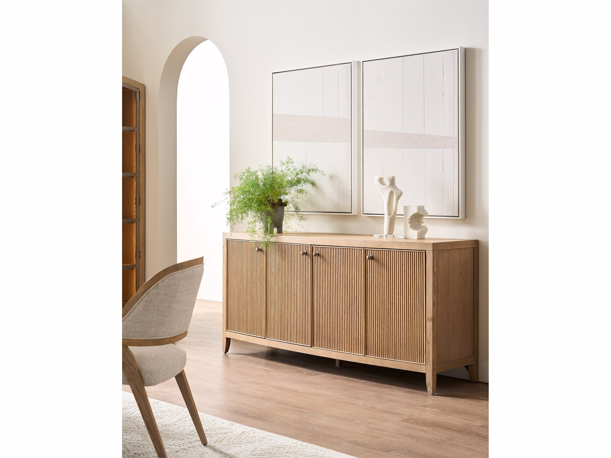 Universal Avaline Carmen Credenza