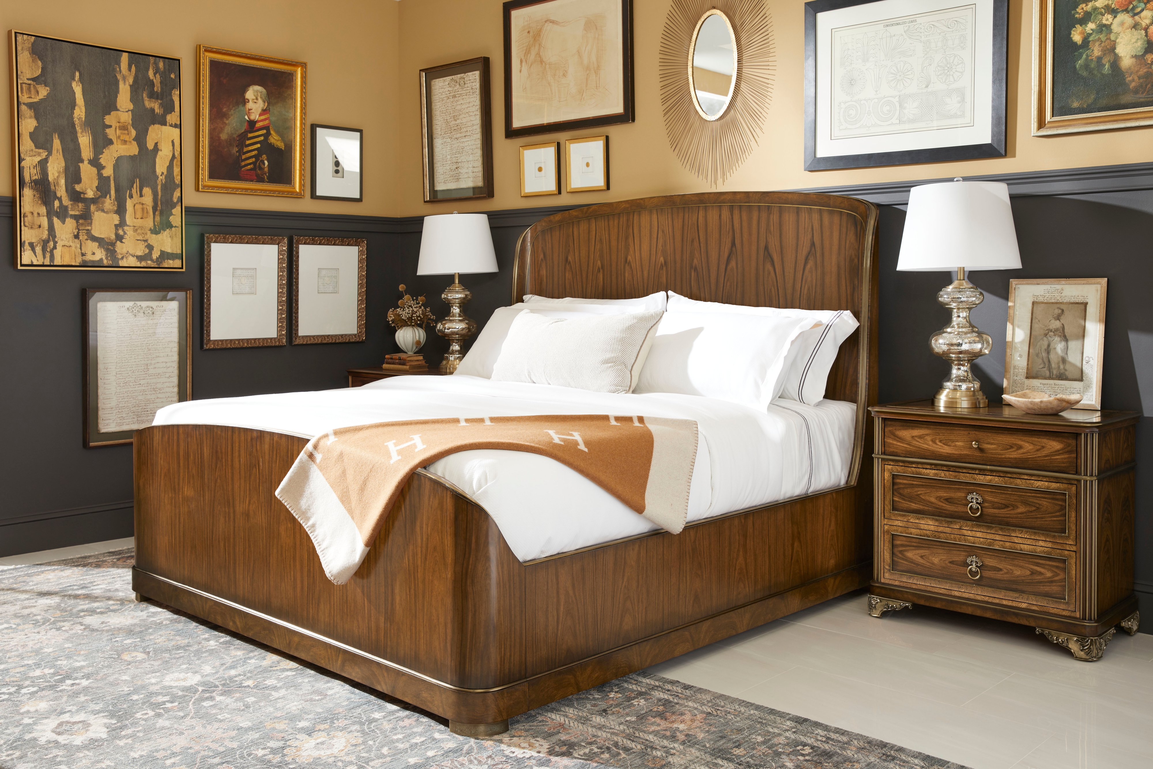 Viceroy King Panel Bed