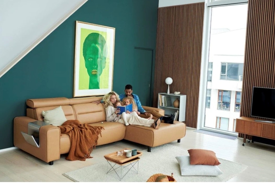 Leather Power Reclining Sofa w/Pwr Headrest