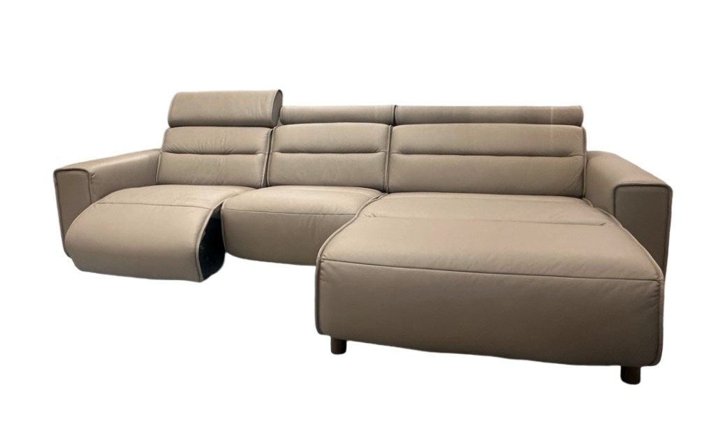Leather Power Reclining Sofa w/Pwr Headrest