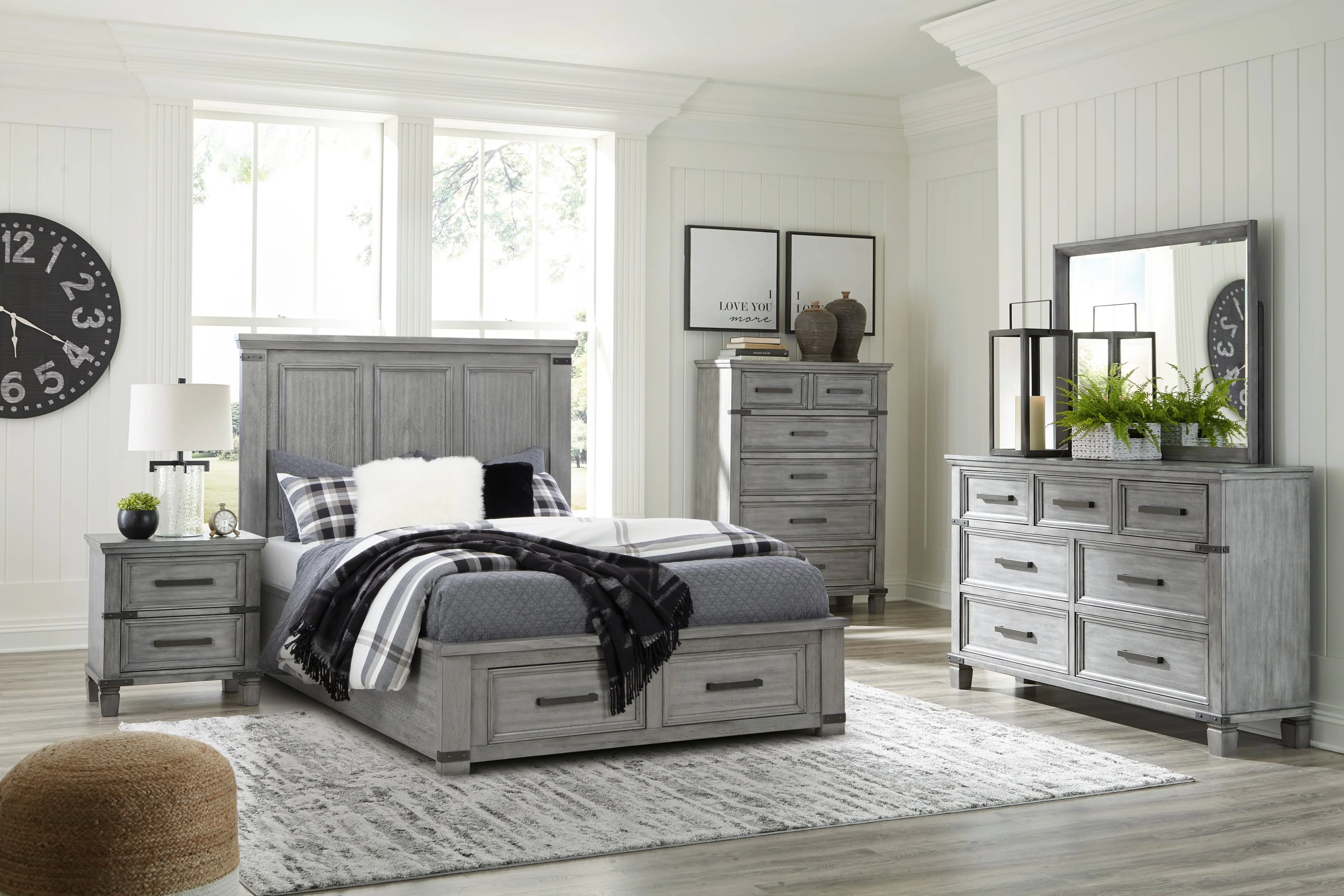 Signature Design by Ashley Russelyn Queen Bedroom Set | Van Hill ...