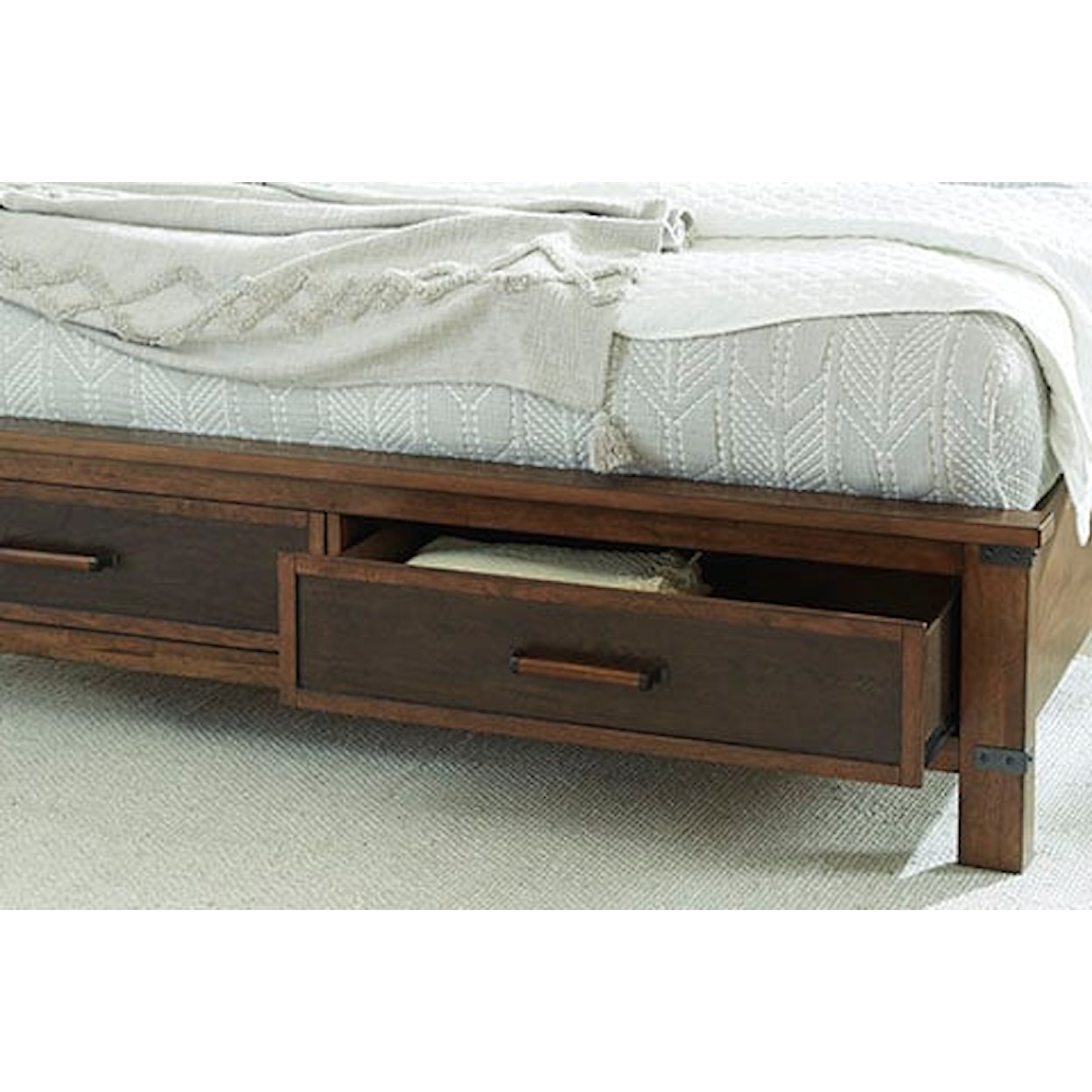 Benchcraft Wyattfield Queen Bed, Dresser, Mirror, Chest