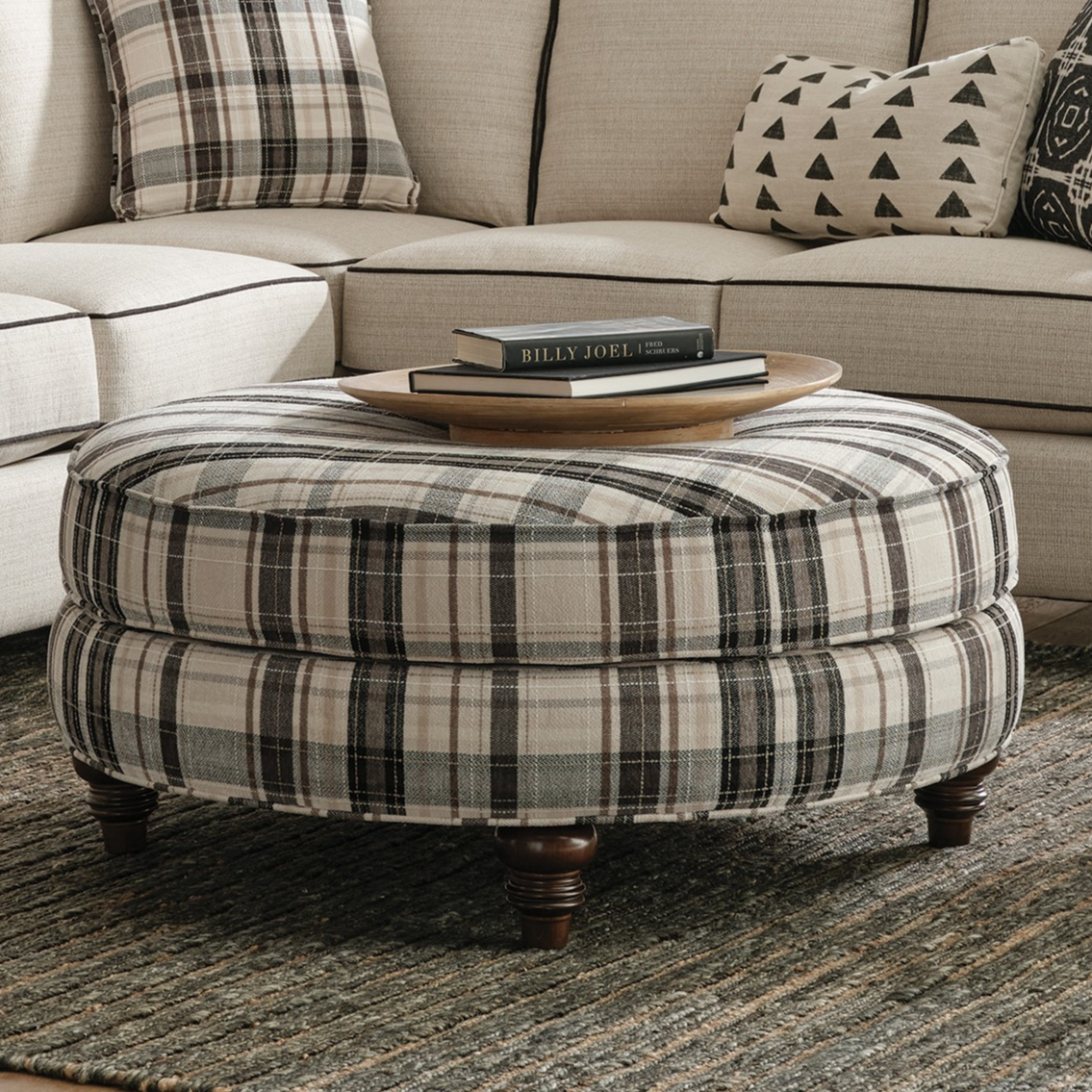 Round cocktail deals ottoman