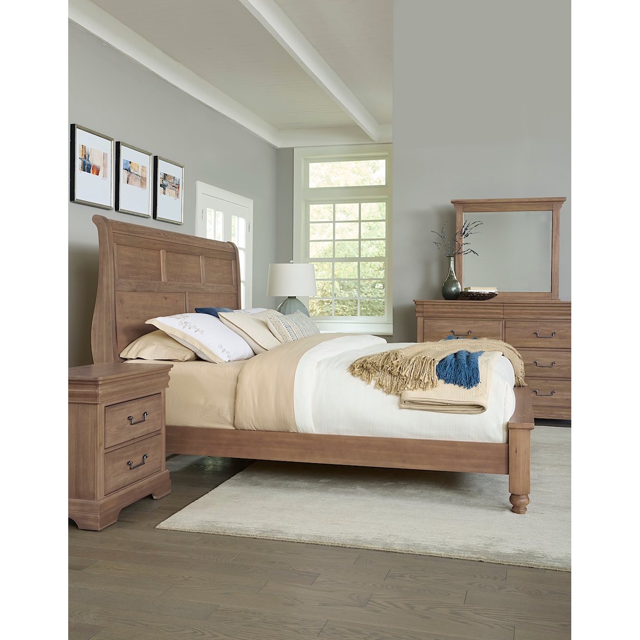 Vaughan-Bassett Vista Queen Sleigh Bed