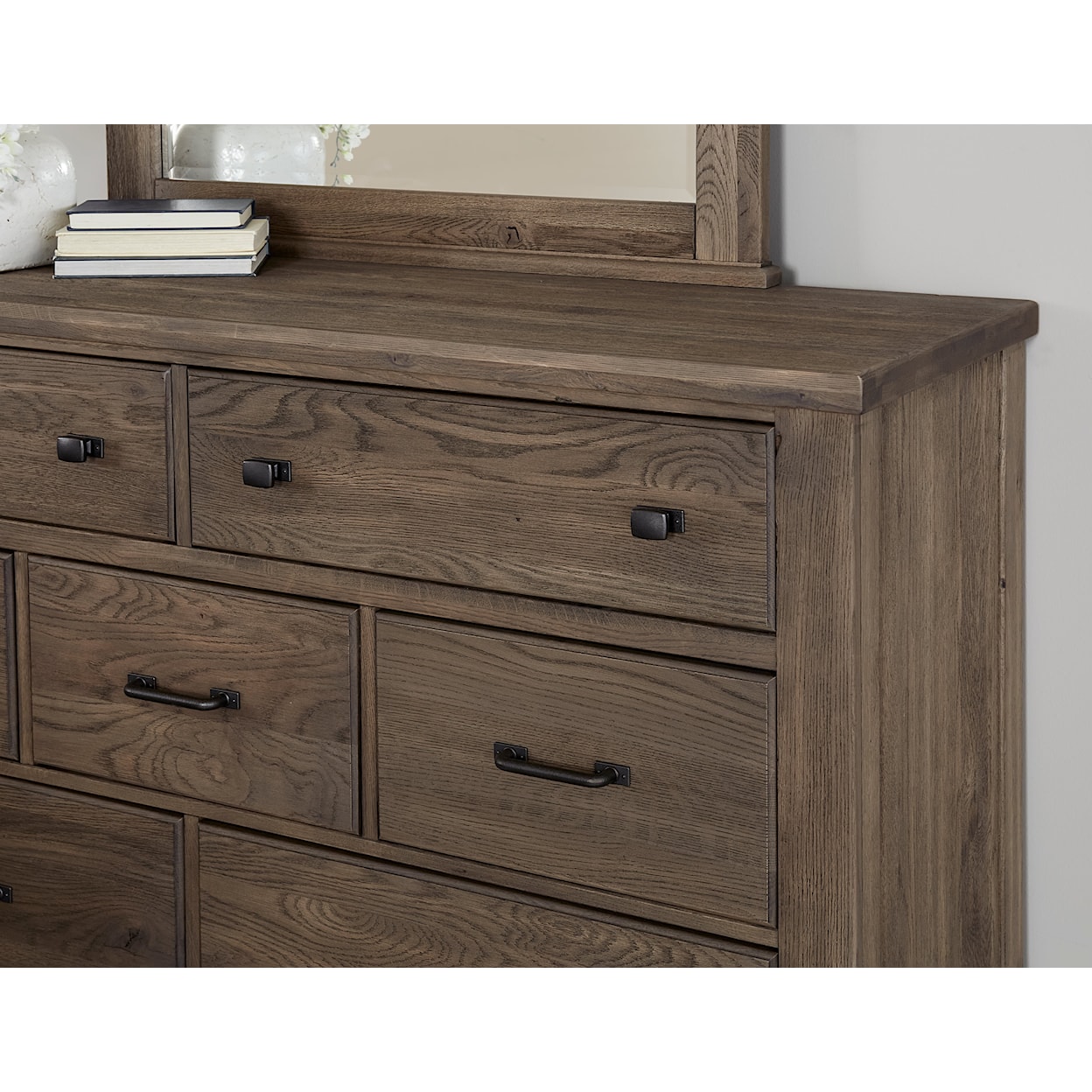 Vaughan-Bassett Yosemite 7-Drawer Dresser