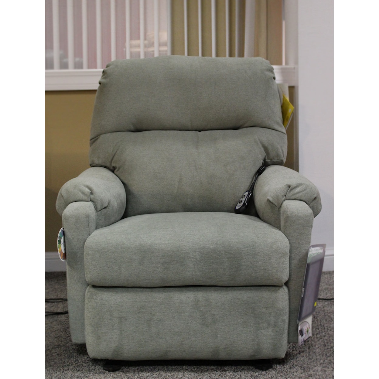 Best Home Furnishings JoJo Power Space Saver Recliner