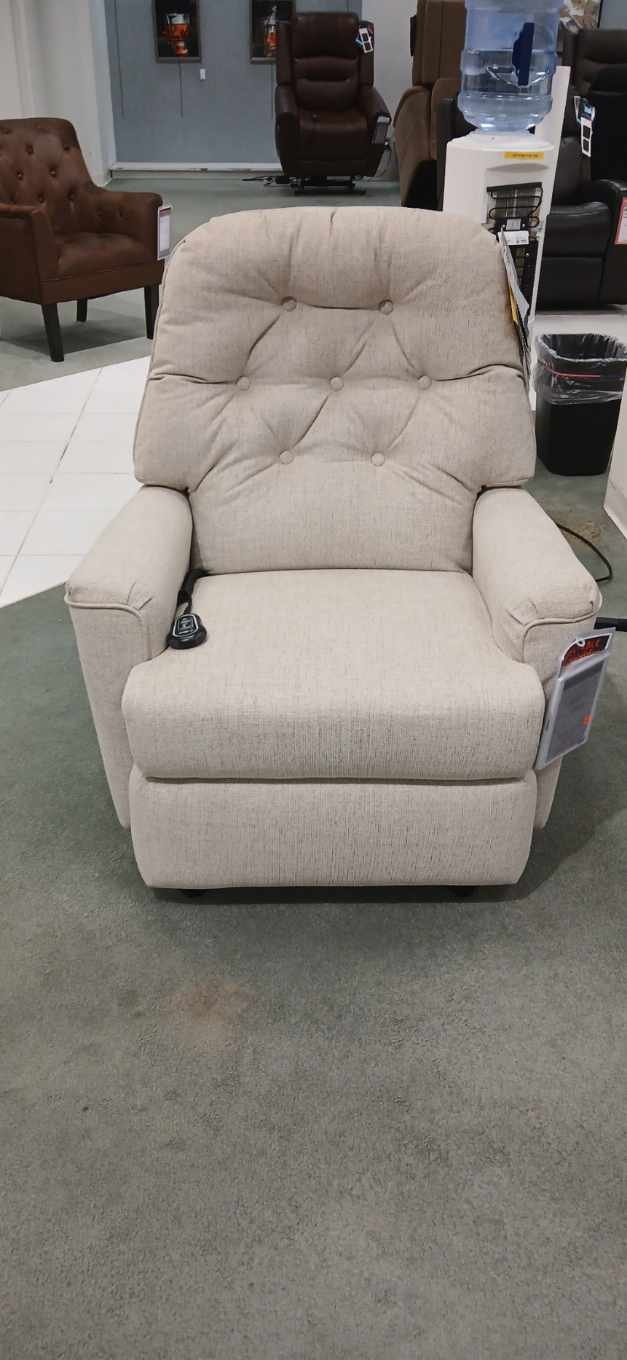 Cara Wallhugger Recliner