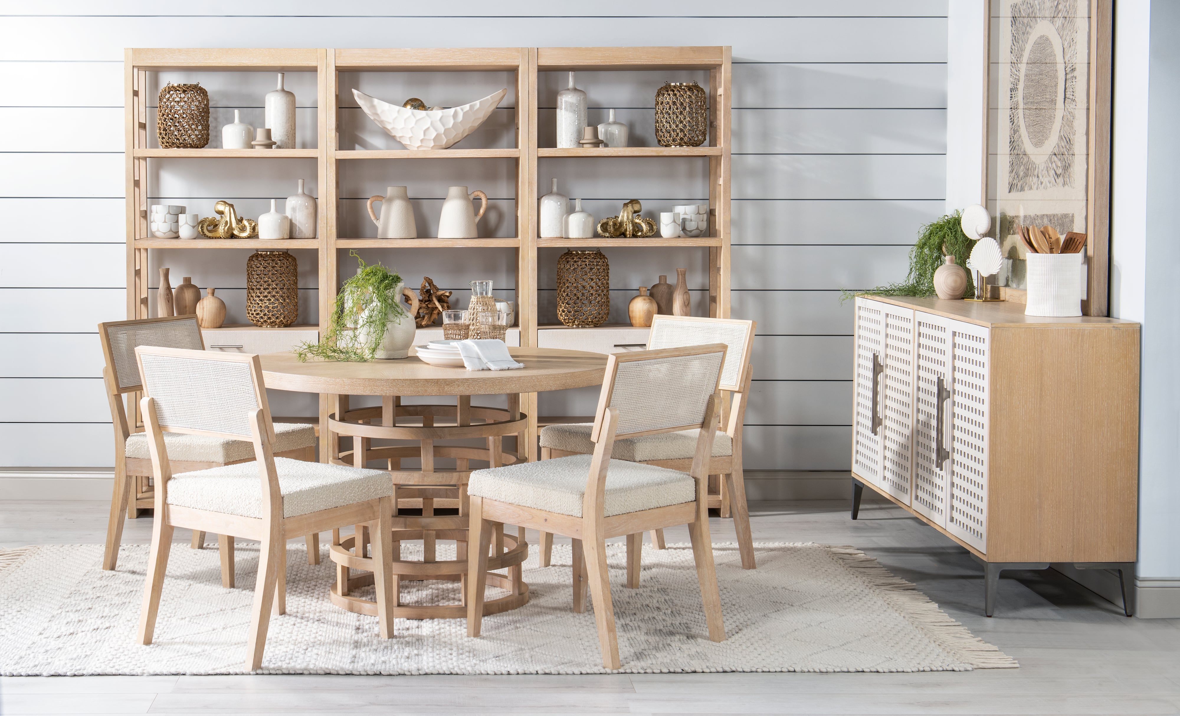 Legacy Classic Biscayne Round Pedestal Table