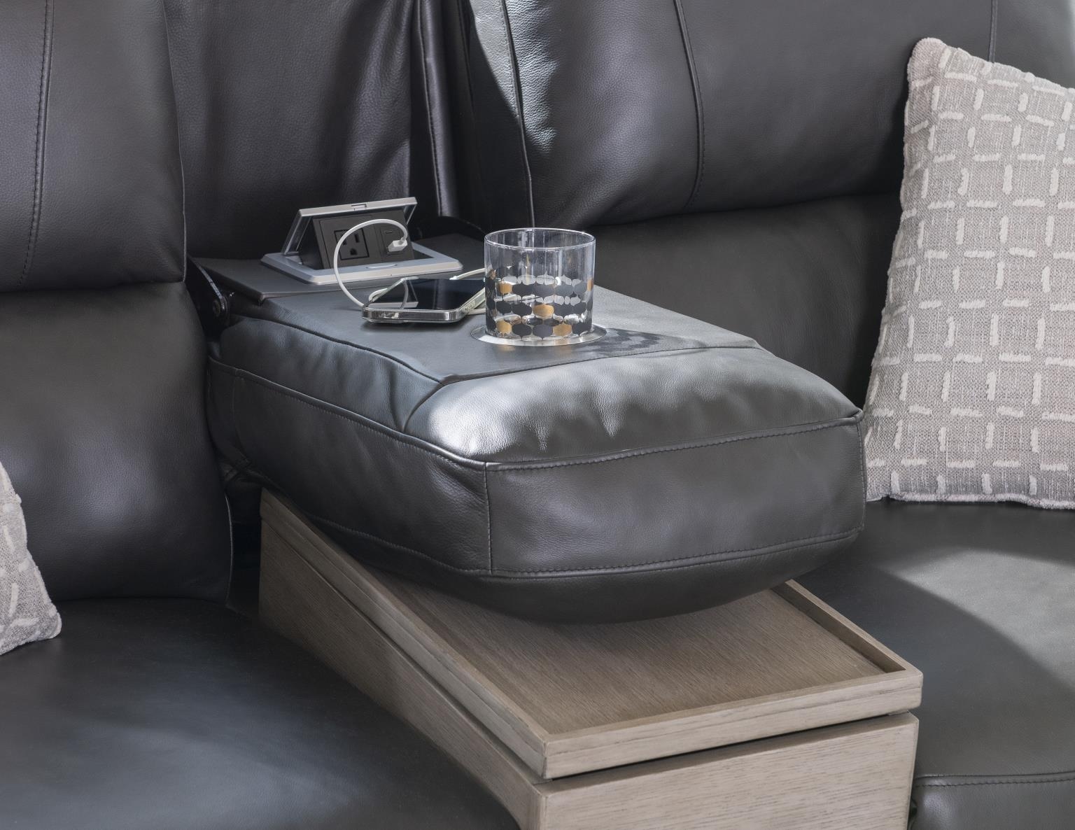 Legacy Classic ESME RAVELLO IRON Hi Leg Power Leather Match Loveseat