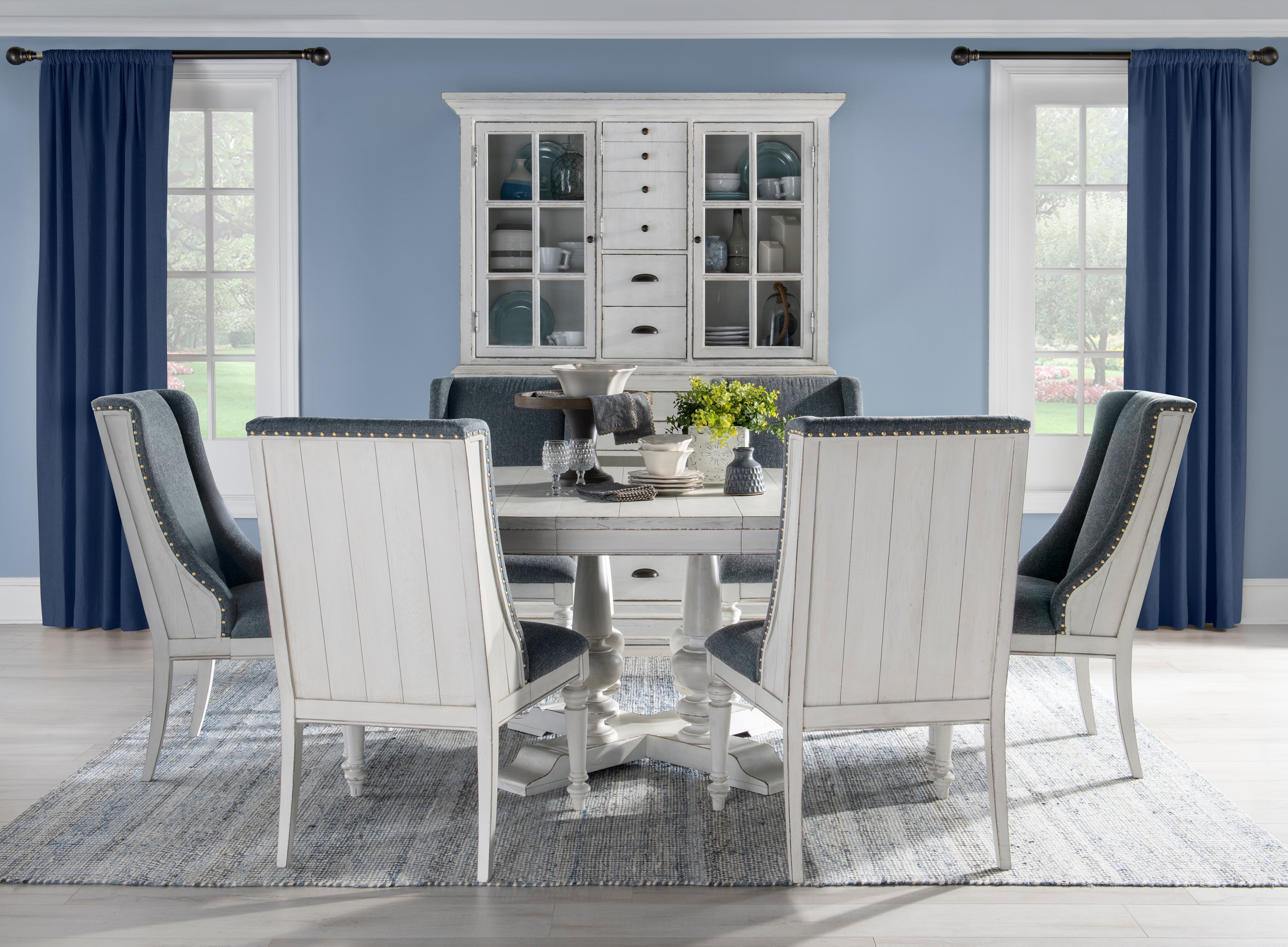 Legacy Classic Cottage Park Round Dining Table