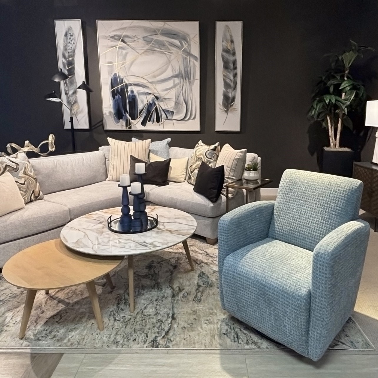 Customizable Cocktail Table