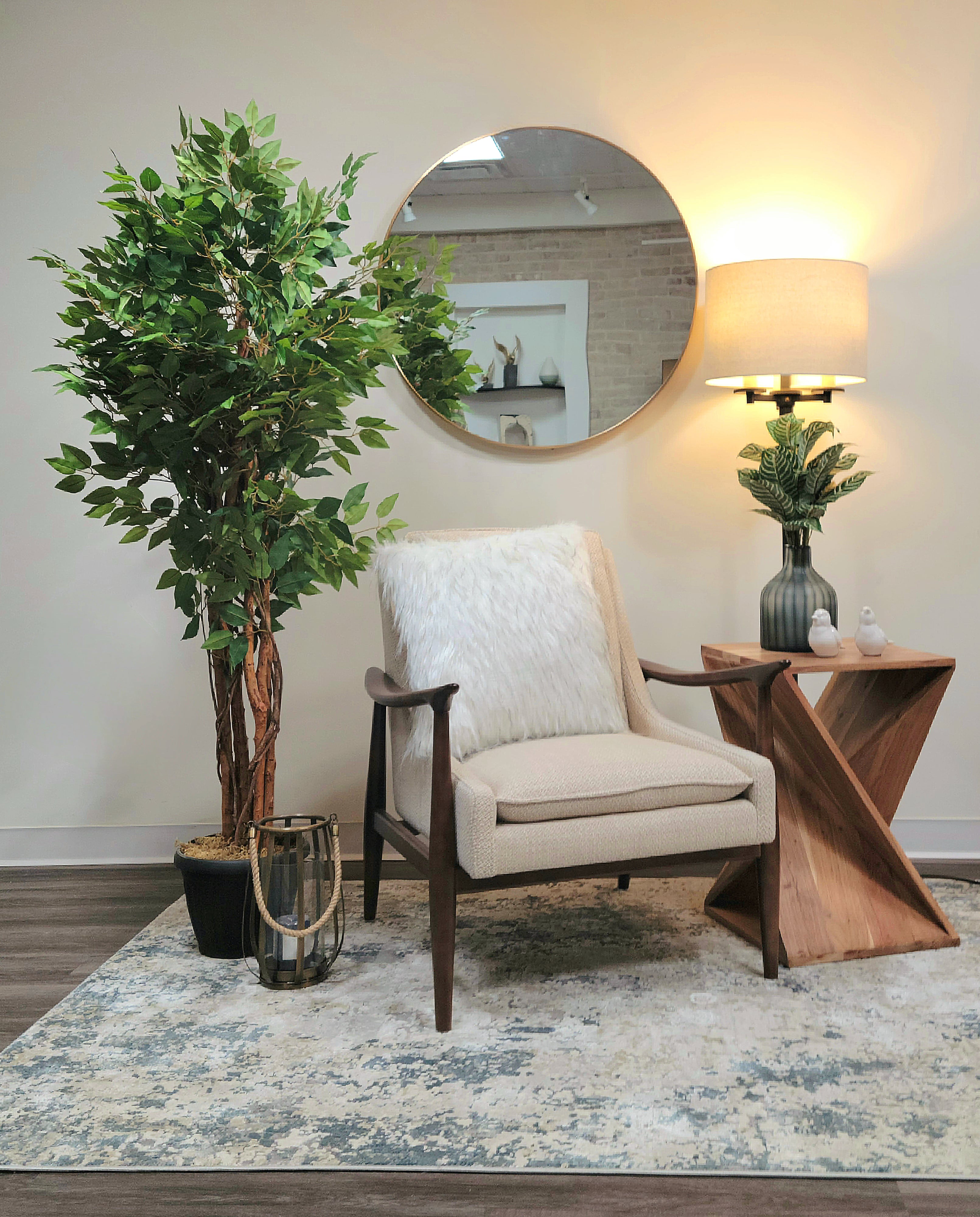 Maric Furniture Accent Chairs Mid-Century Accent Chair