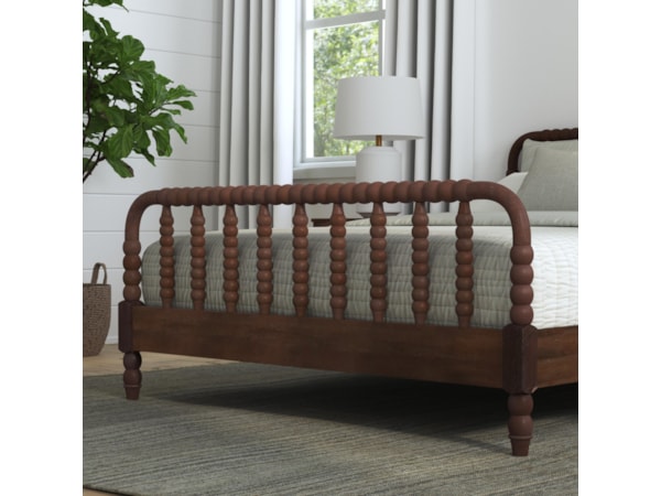 Queen Spindle Bed and Two Nightstands