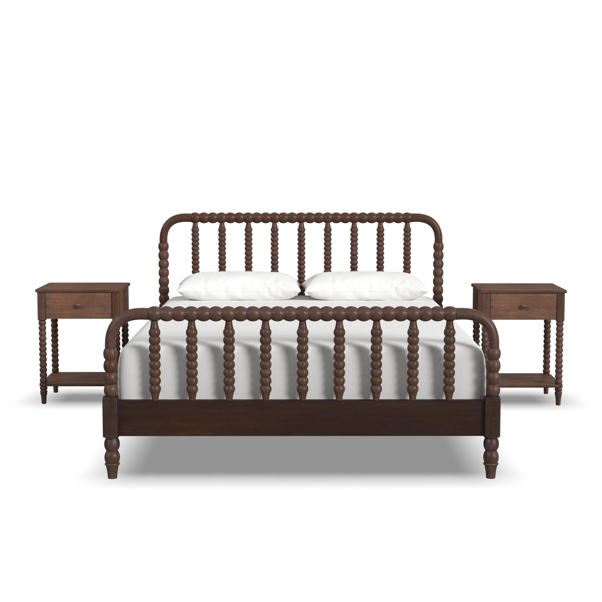 Queen Spindle Bed and Two Nightstands