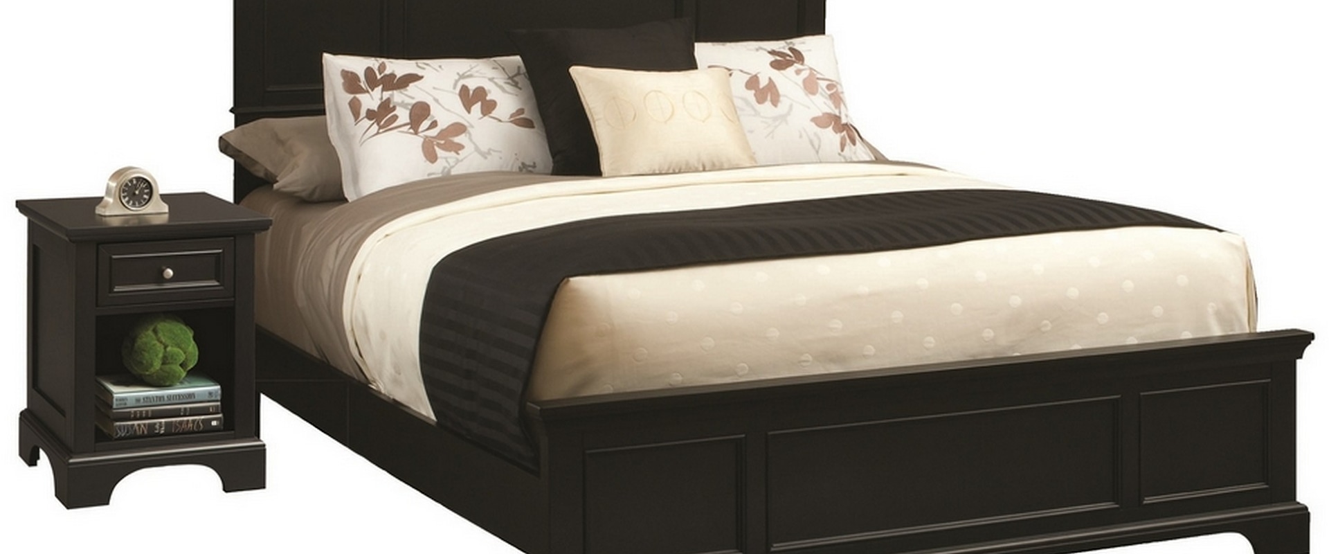 Traditional King Bed and Nightstand Set