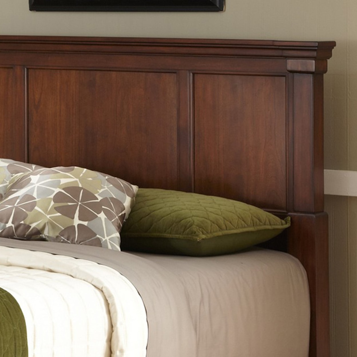 homestyles Aspen Queen Bed