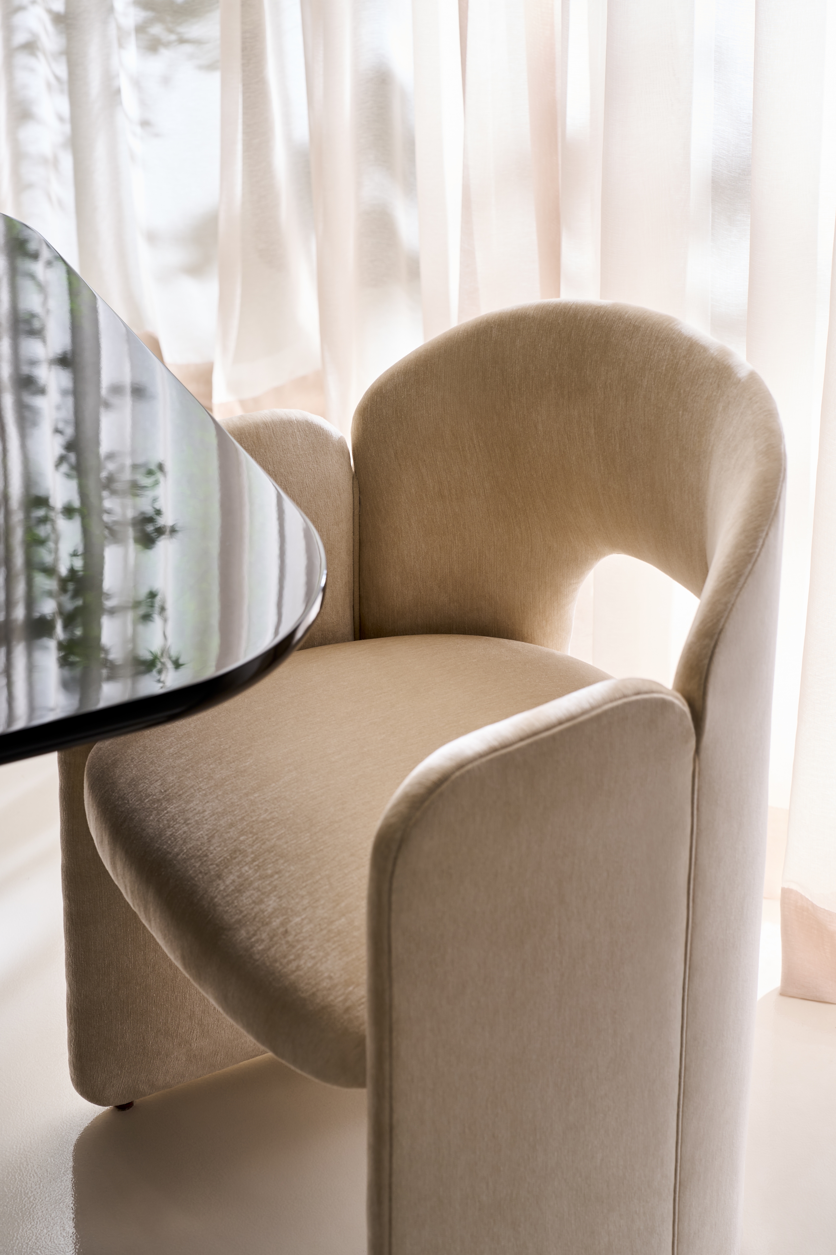 Caracole Caracole Classic Fully-Upholstered Open-Back Dining Arm Chair