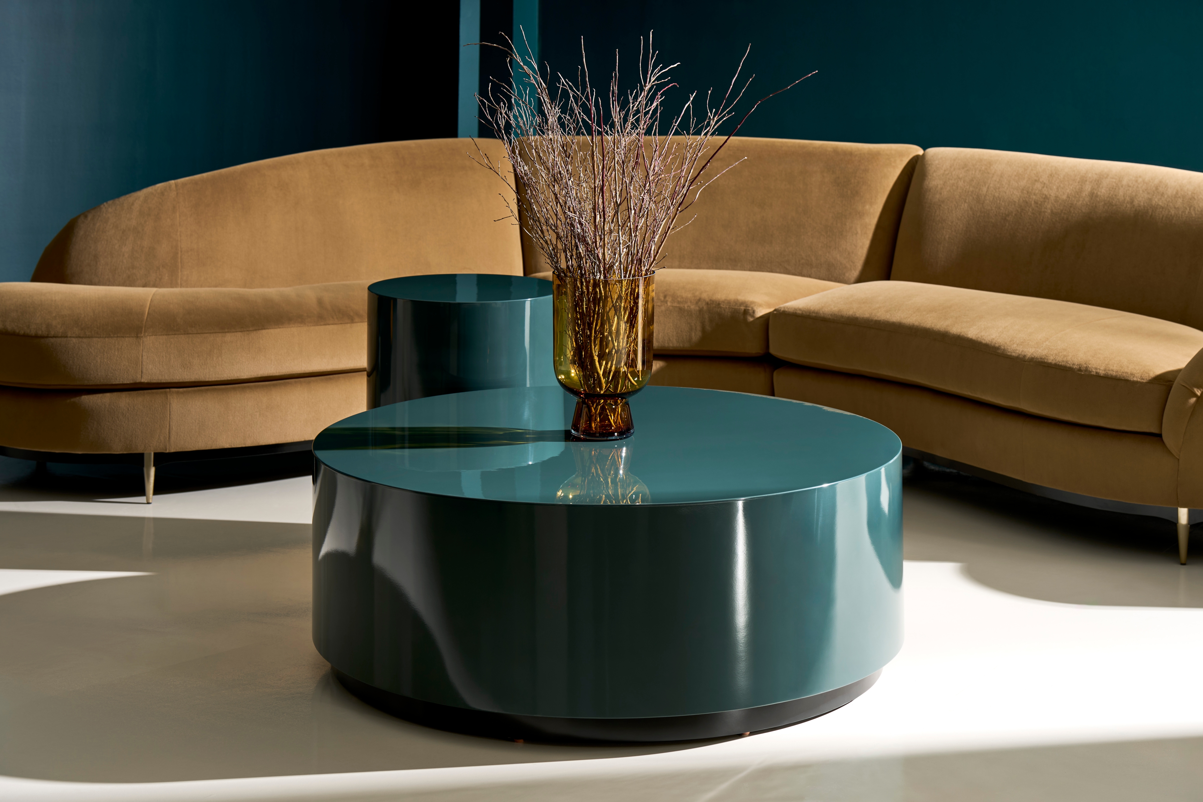 Caracole Caracole Classic Modern 46" Glossy Round Cocktail Table