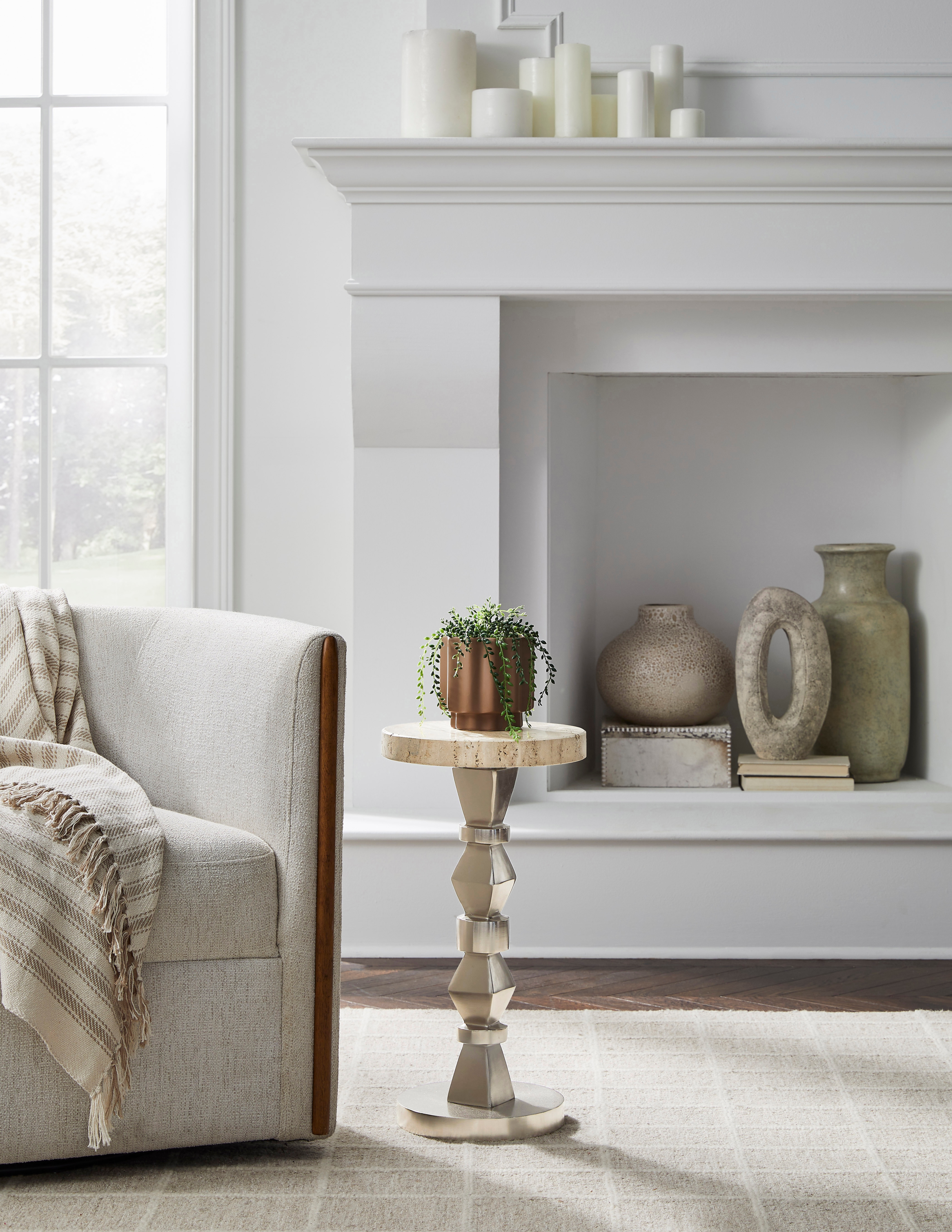 Pulaski Furniture Pulaski Accents Round Spot Table