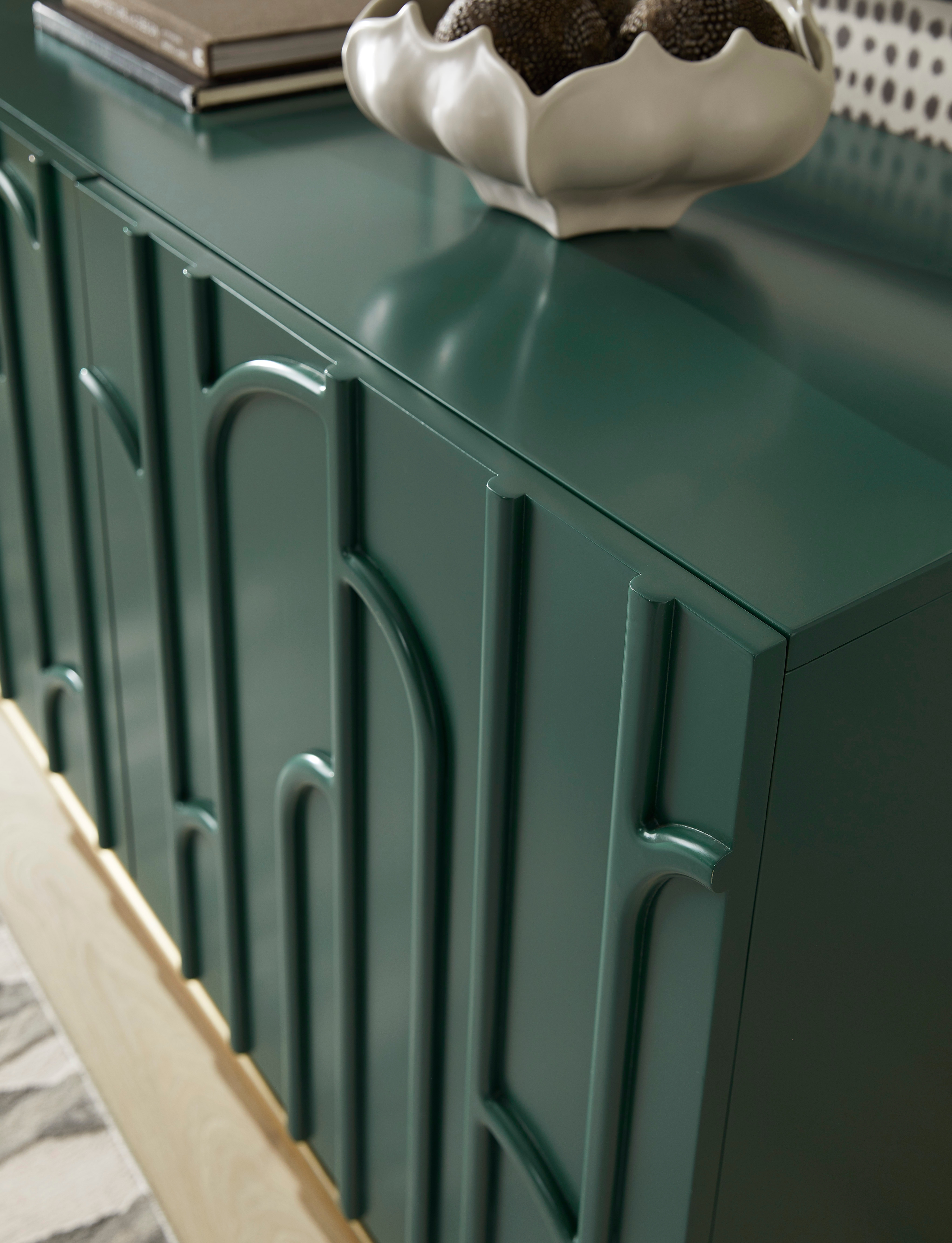 Pulaski Furniture Pulaski Accents 2-Door Accent Chest