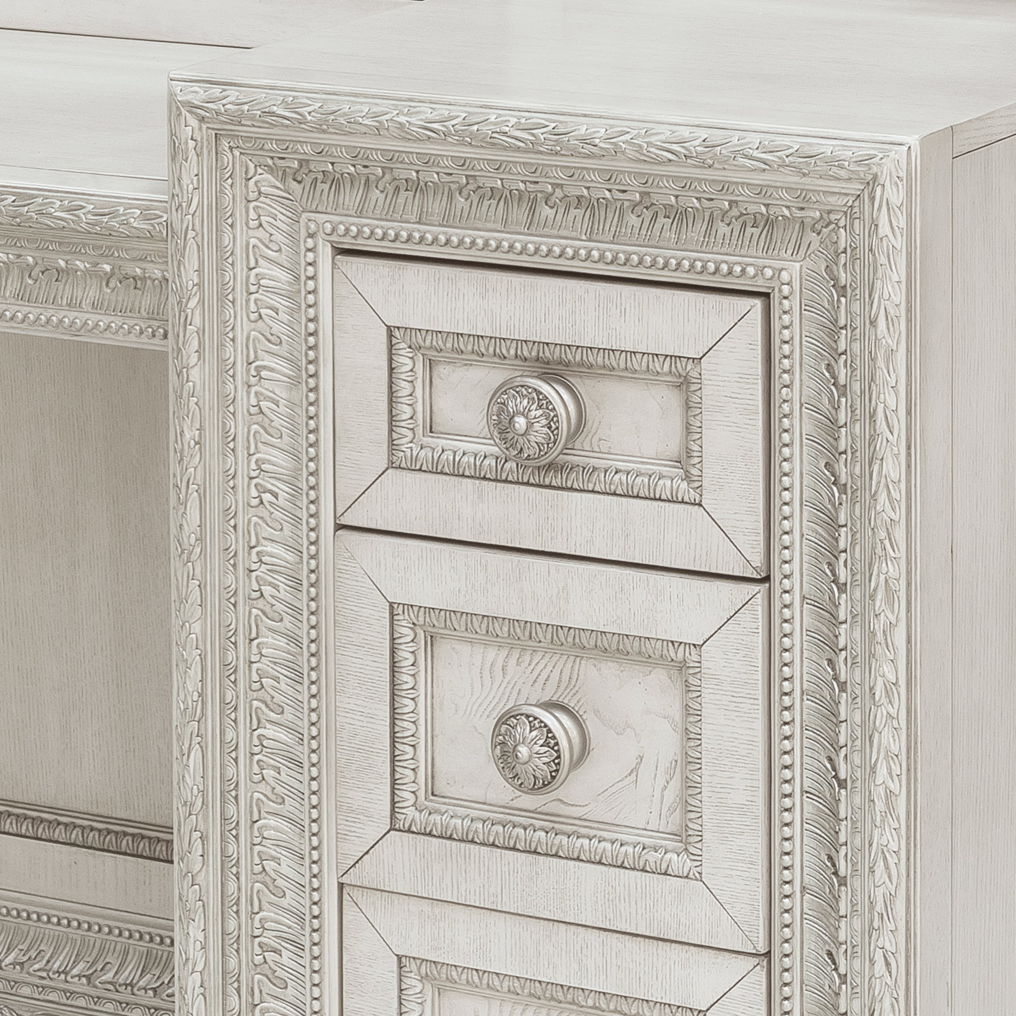 Pulaski Furniture Camila 7-Drawer Vanity