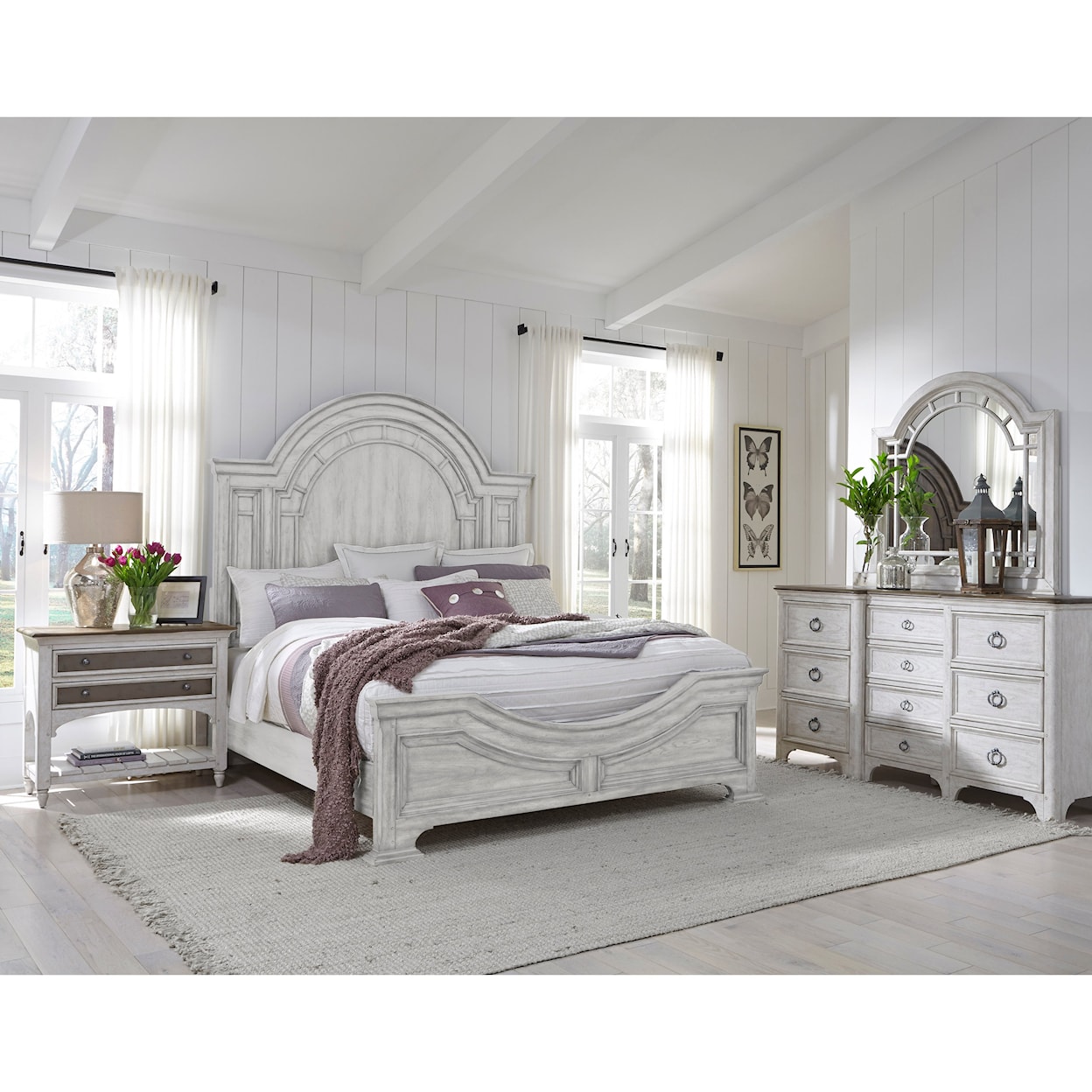 Pulaski Furniture Glendale Queen Bed