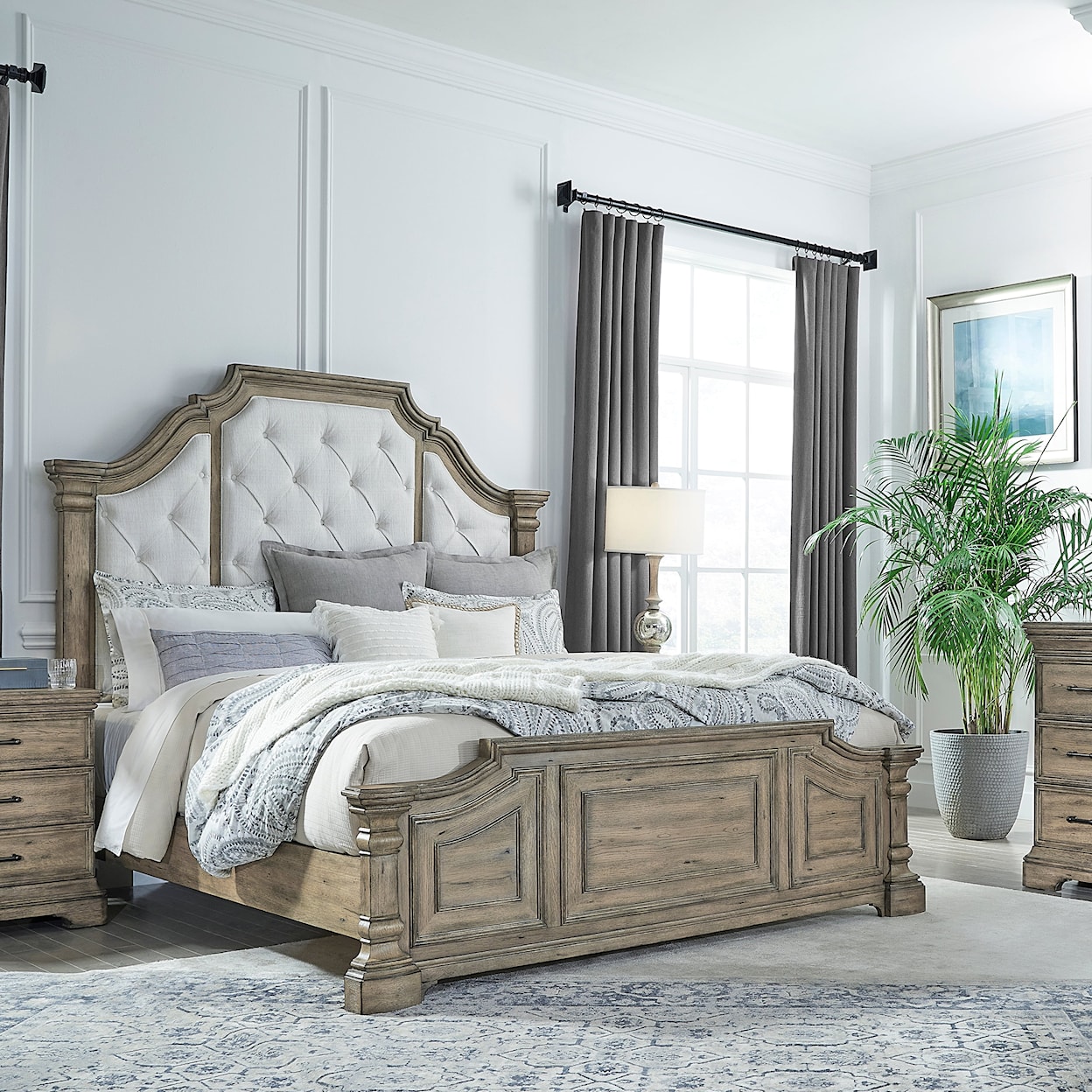 Pulaski Furniture Garrison Cove King Upholstered Bed