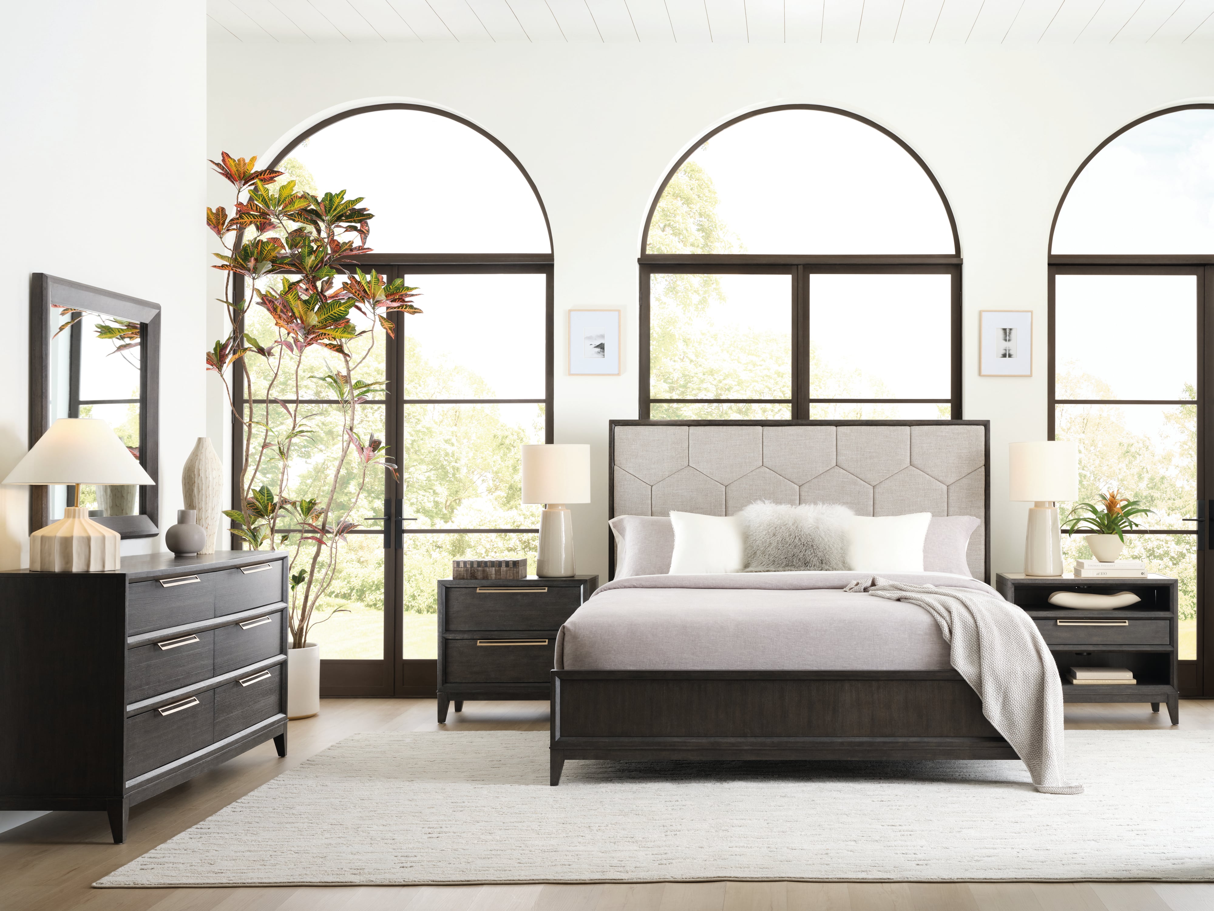 Pulaski Furniture Quincy California King Upholstered Bed