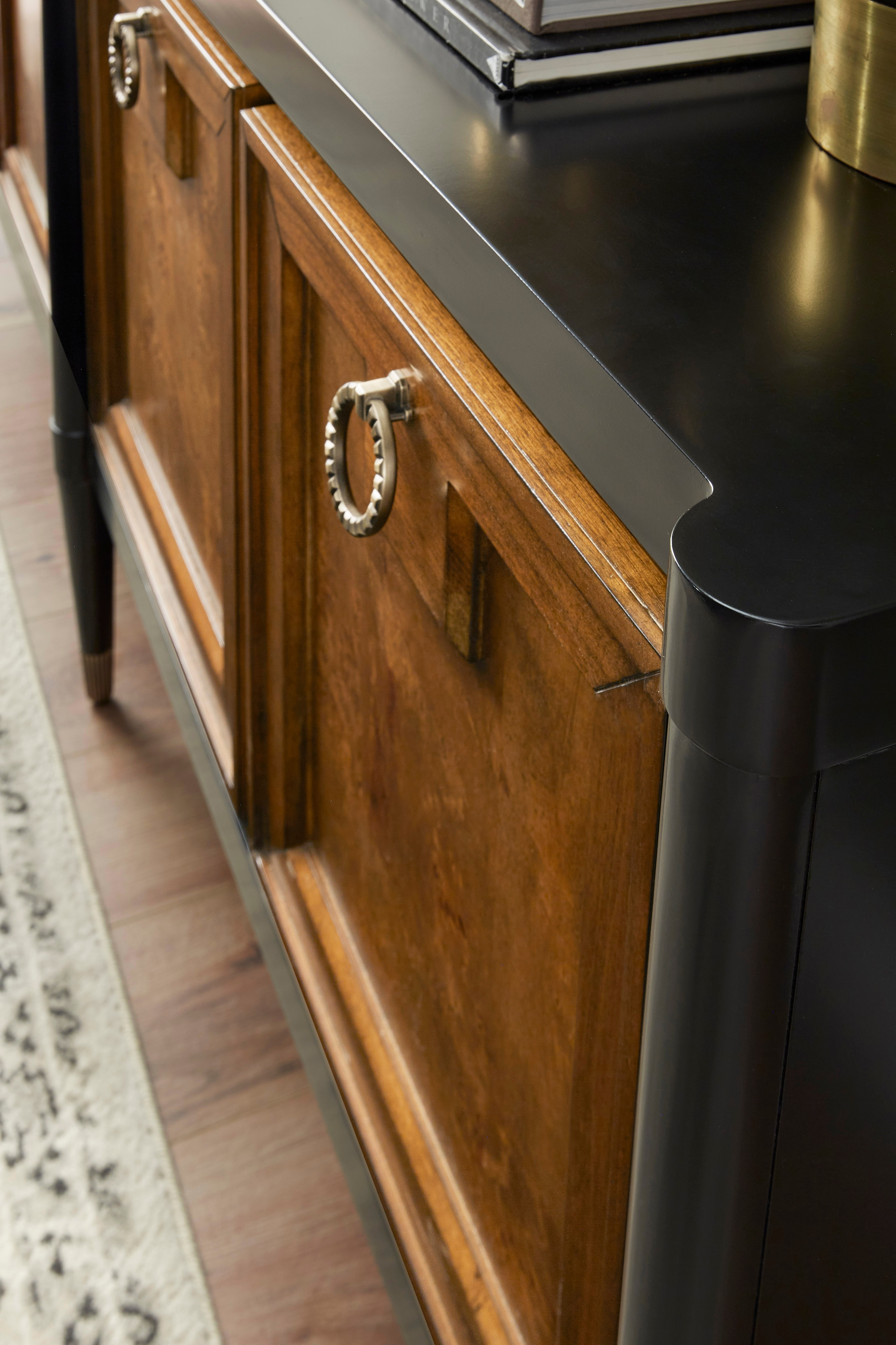 Pulaski Furniture Pulaski Accents 4-Door Console