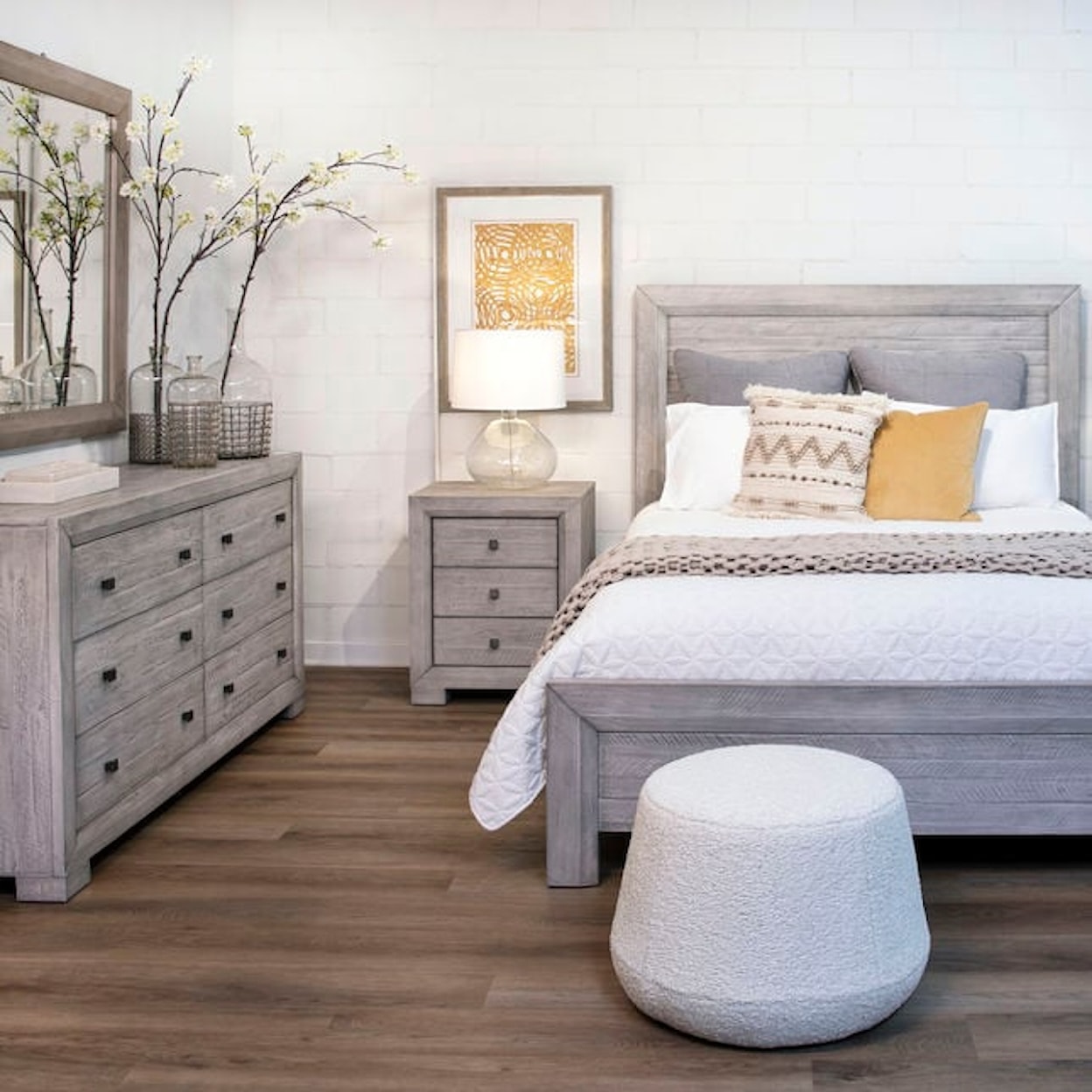 Dovetail Furniture Clancy Clancy Queen Bed