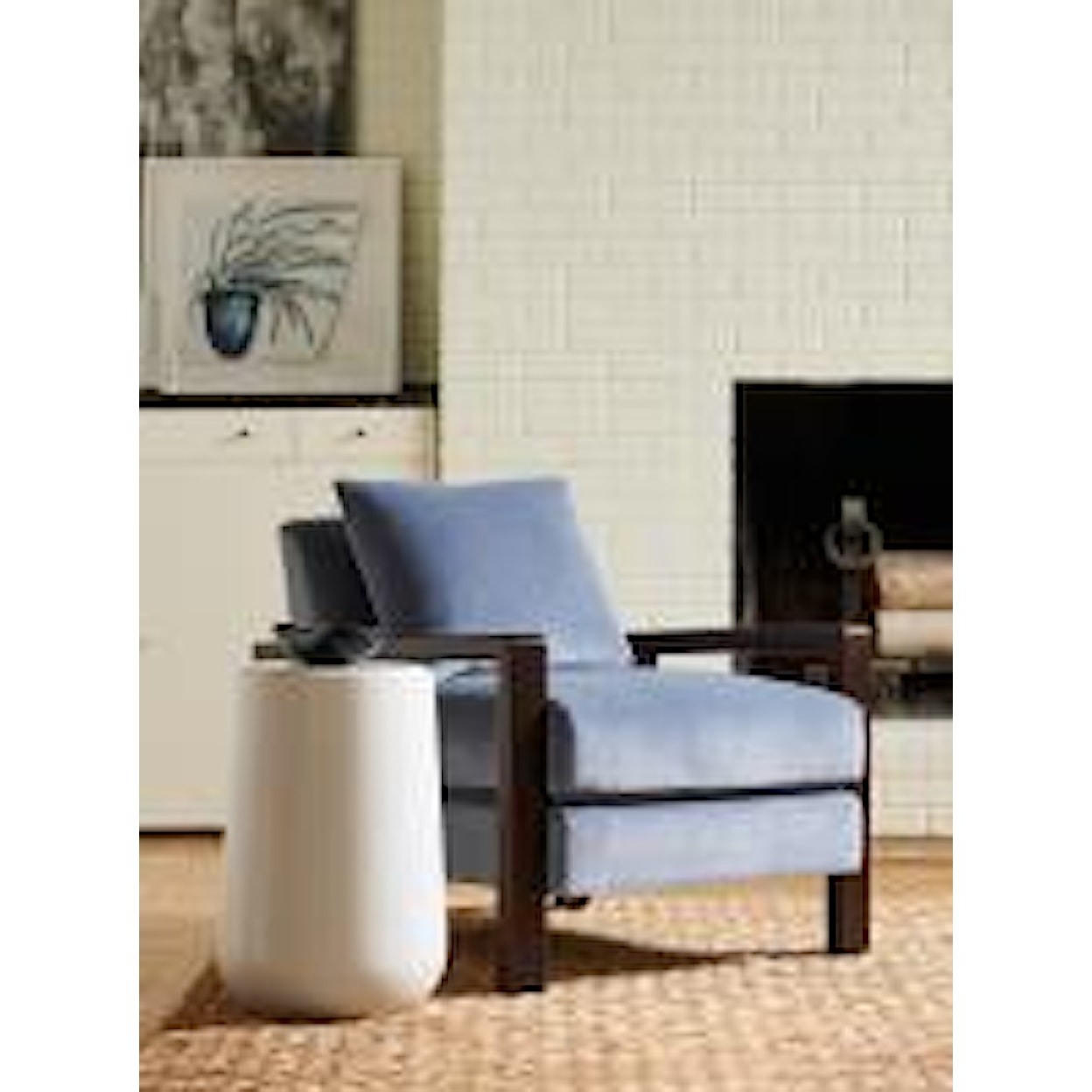 Hickory Chair EVERETT™ by Skip Rumley Clarita Spot Table