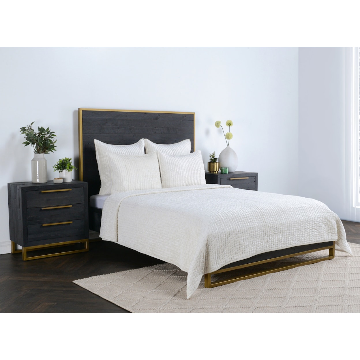 Classic Home Bedding BARI VELVET CLOUD QUEEN QUILT